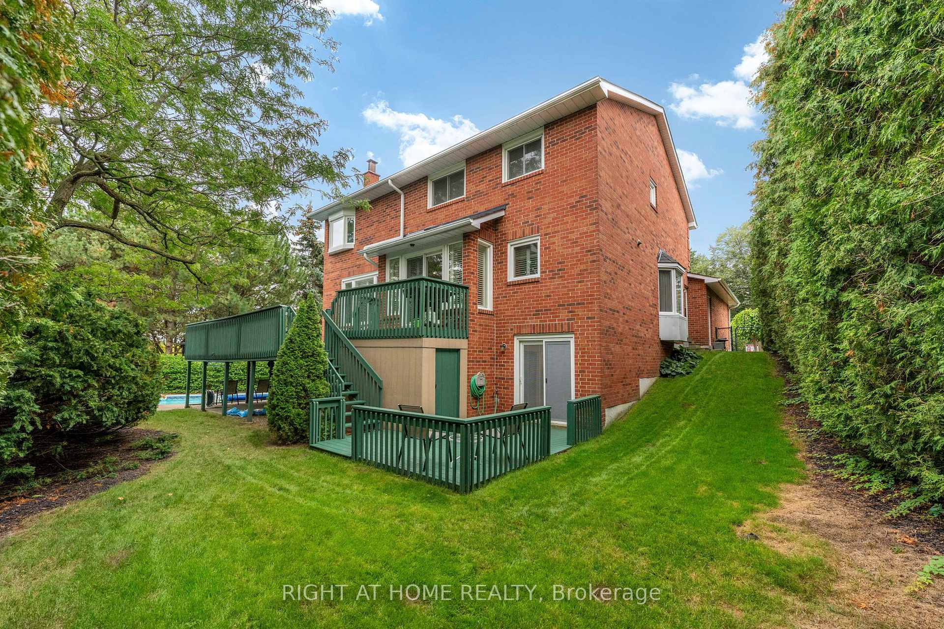 Photo 49 of 20 Mowat Court, Brampton, Heart Lake East — HOMEH