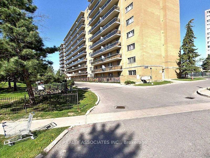 Photo of Unit 915, 100 Dundalk Drive