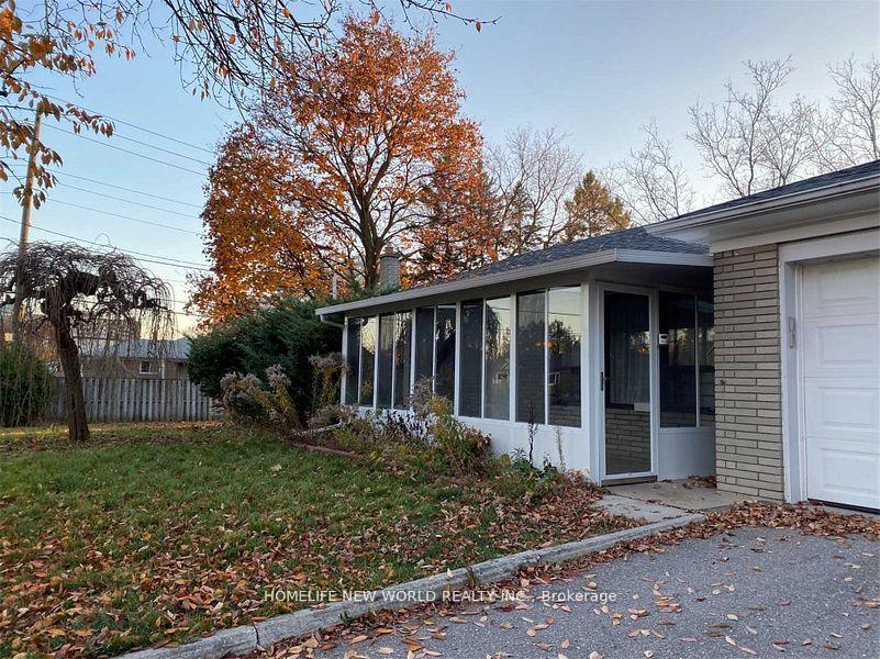Photo 2 of 92 Fairglen Avenue, Scarborough, L'Amoreaux — HOMEH