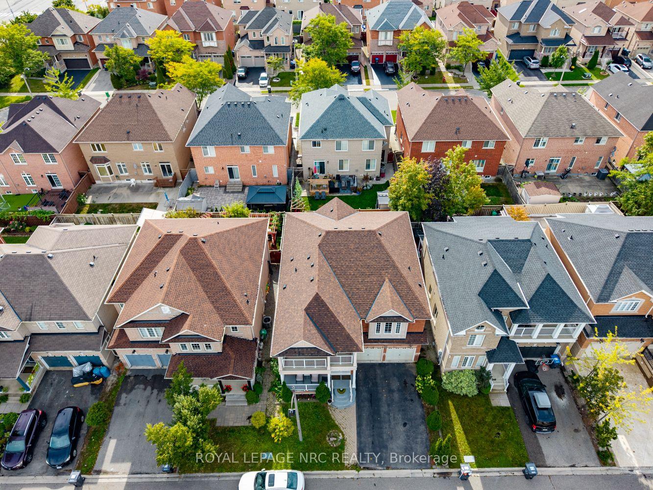 Photo 8 of 25 Maverick Crescent, Brampton, Sandringham-Wellington — HOMEH