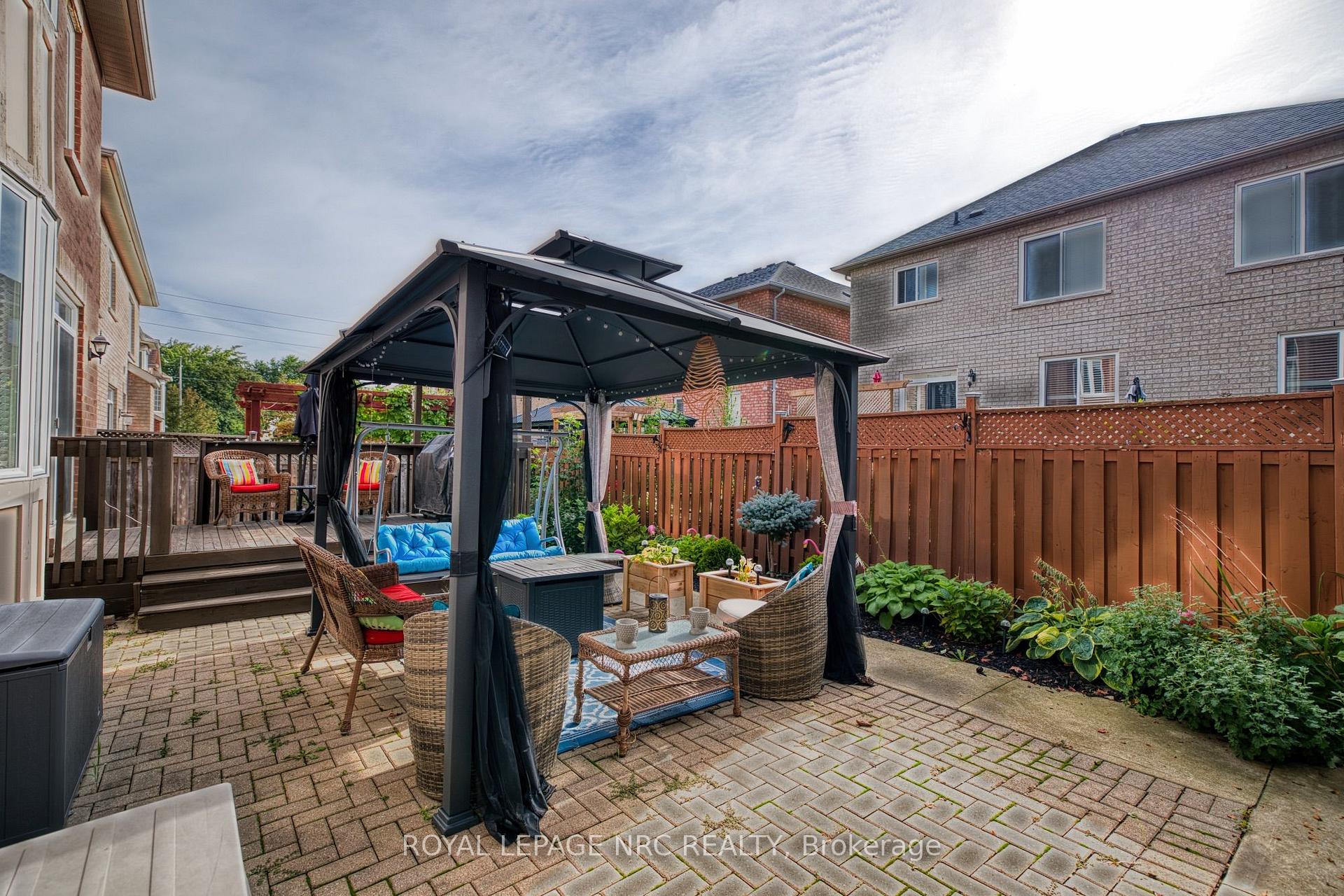 Photo 16 of 25 Maverick Crescent, Brampton, Sandringham-Wellington — HOMEH