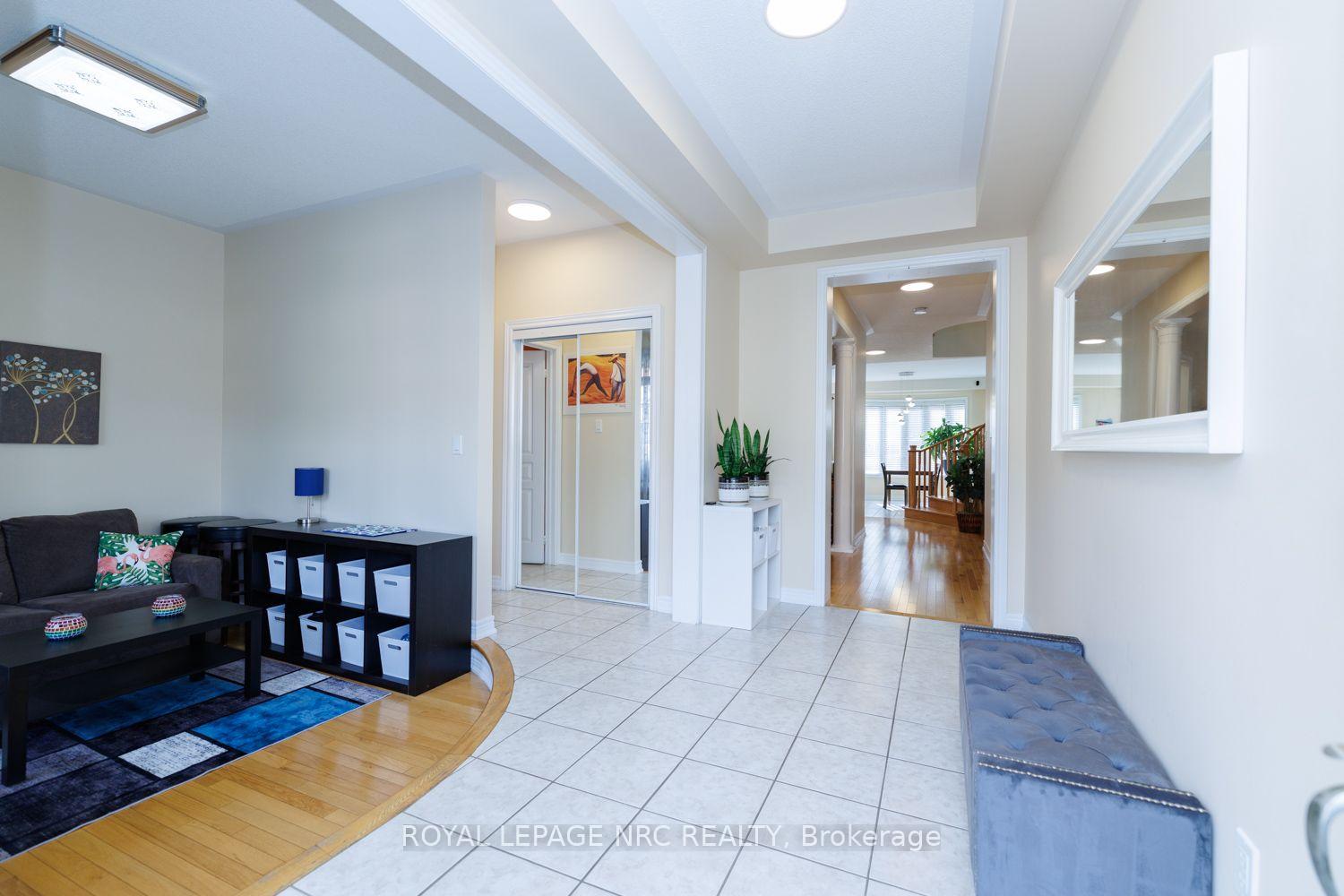 Photo 21 of 25 Maverick Crescent, Brampton, Sandringham-Wellington — HOMEH