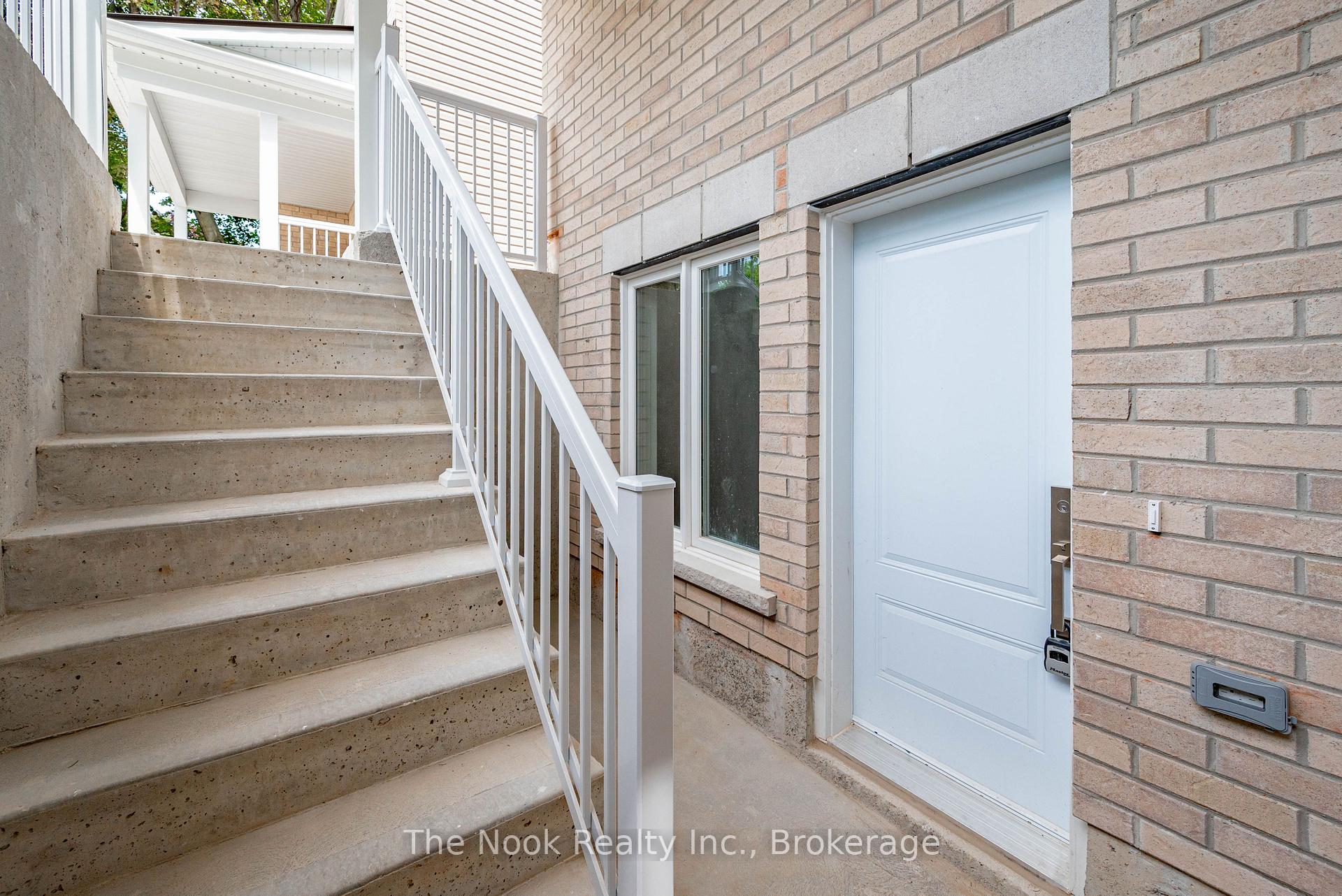 Photo 3 of Unit 3, 403 Thorton Road N, Oshawa, McLaughlin — HOMEH
