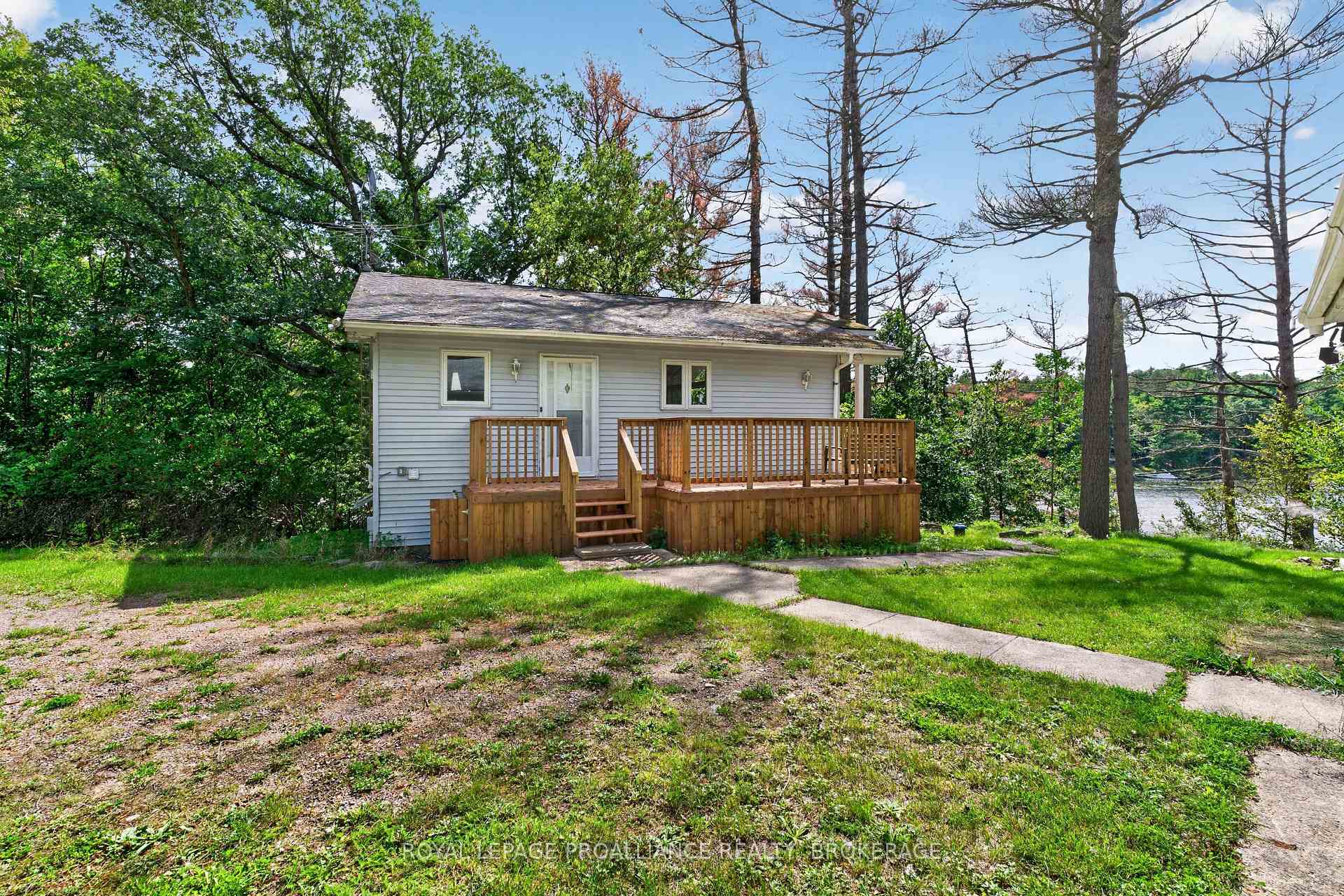 Photo 3 of 39 Rugged Lane, Rideau Lakes, Rideau Lakes (South Crosby) Twp — HOMEH