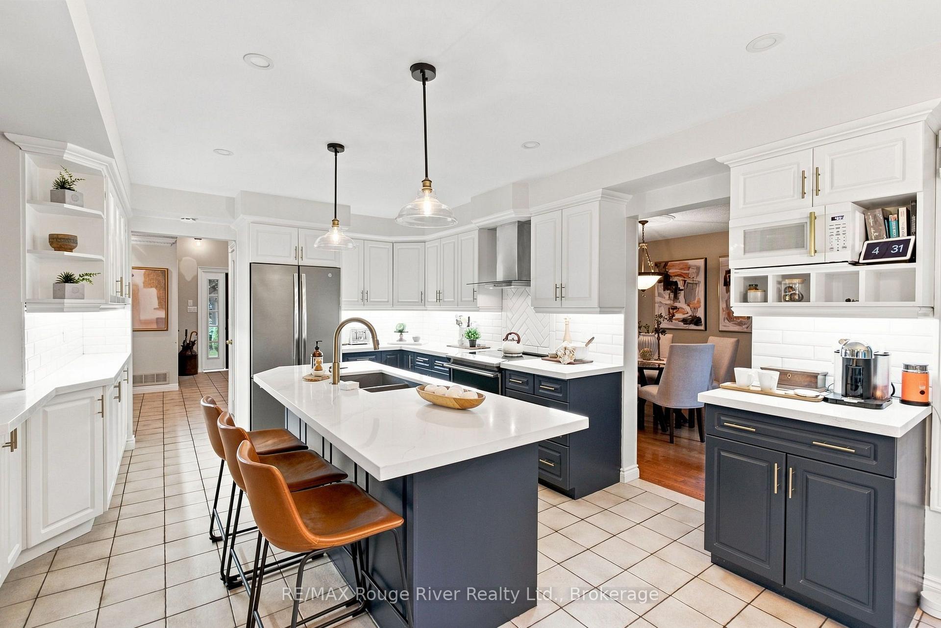 Photo 11 of 7 Lyndhurst Crescent, Whitby, Williamsburg — HOMEH
