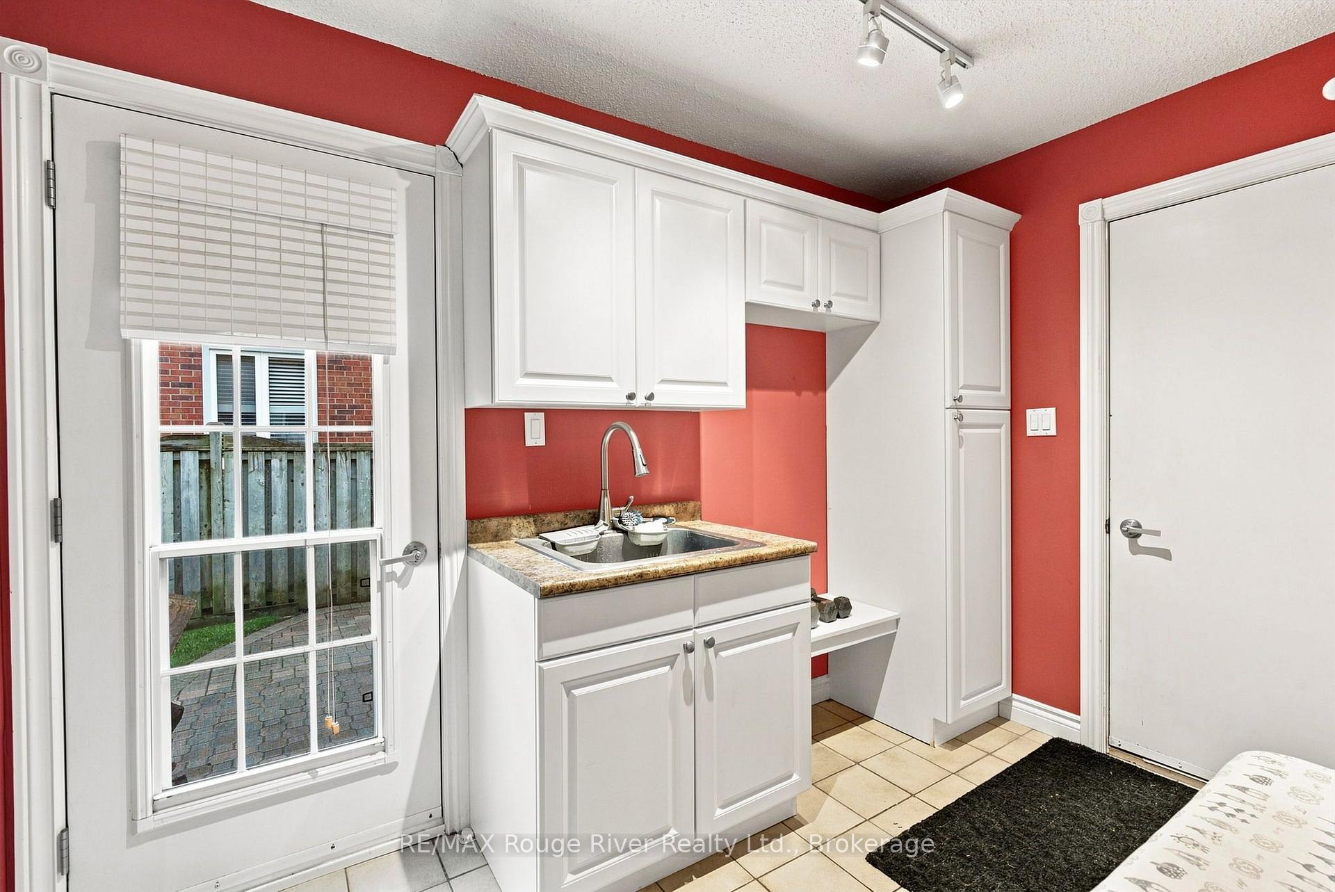 Photo 18 of 7 Lyndhurst Crescent, Whitby, Williamsburg — HOMEH