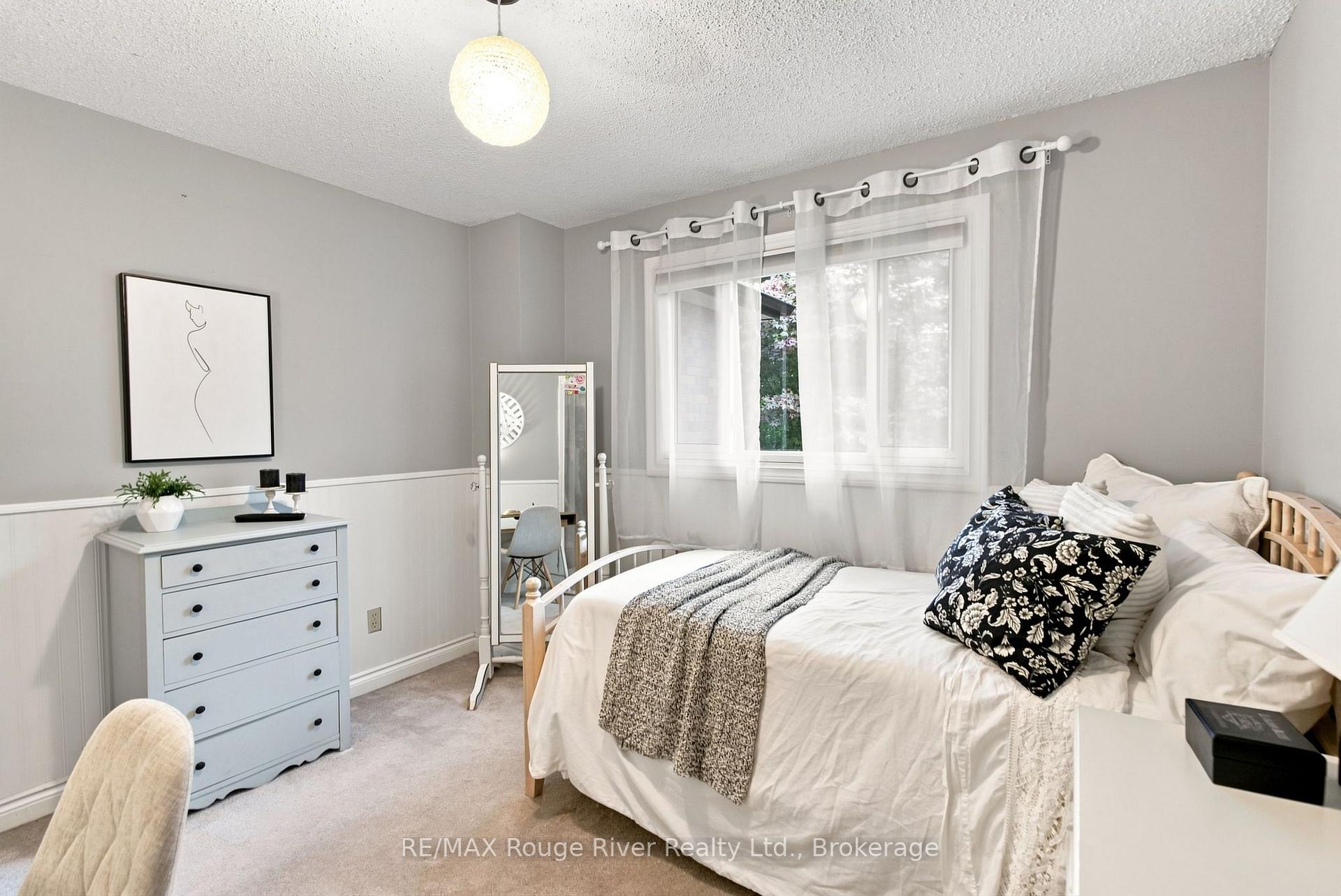 Photo 27 of 7 Lyndhurst Crescent, Whitby, Williamsburg — HOMEH