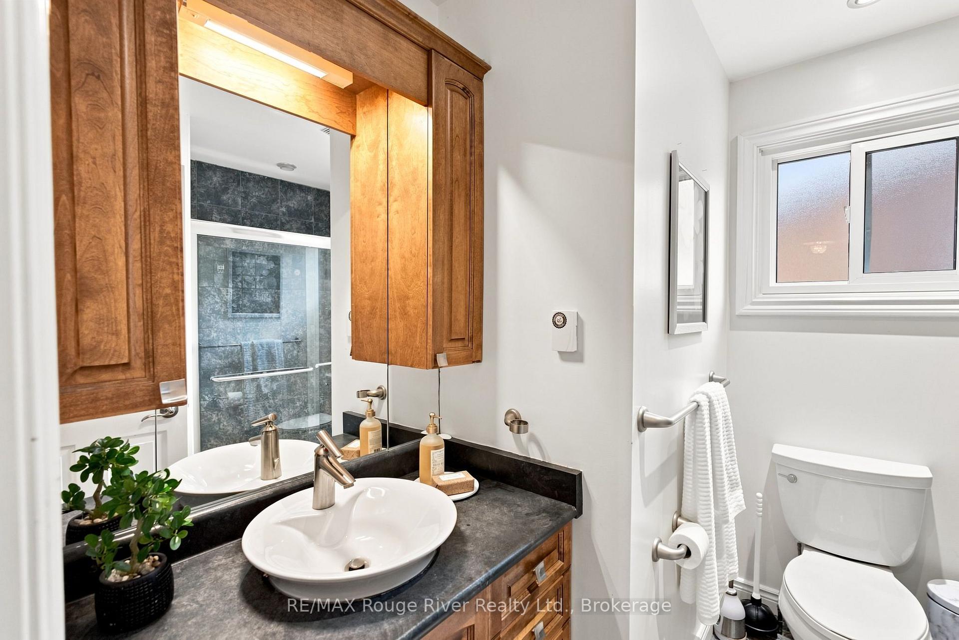 Photo 30 of 7 Lyndhurst Crescent, Whitby, Williamsburg — HOMEH