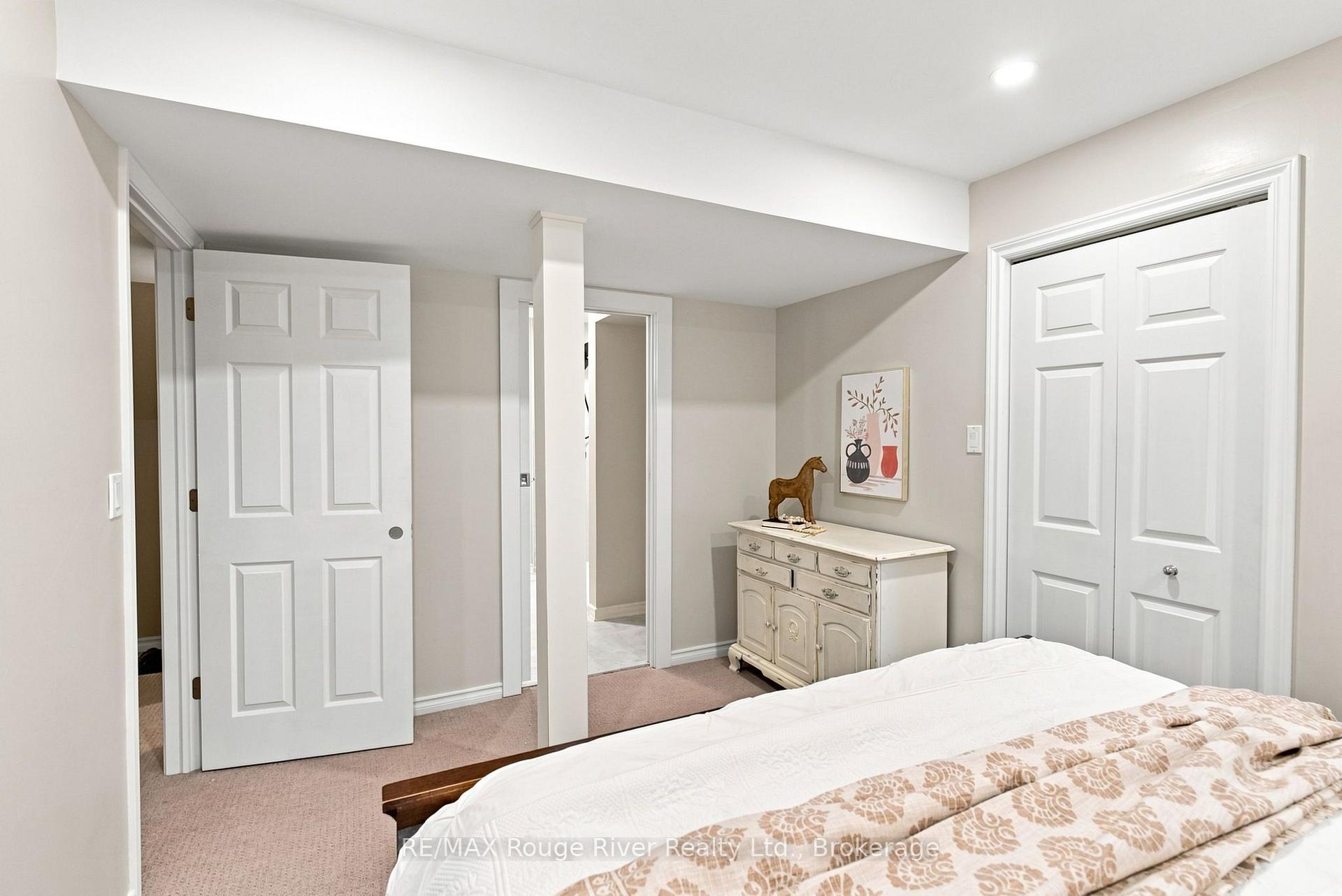 Photo 35 of 7 Lyndhurst Crescent, Whitby, Williamsburg — HOMEH