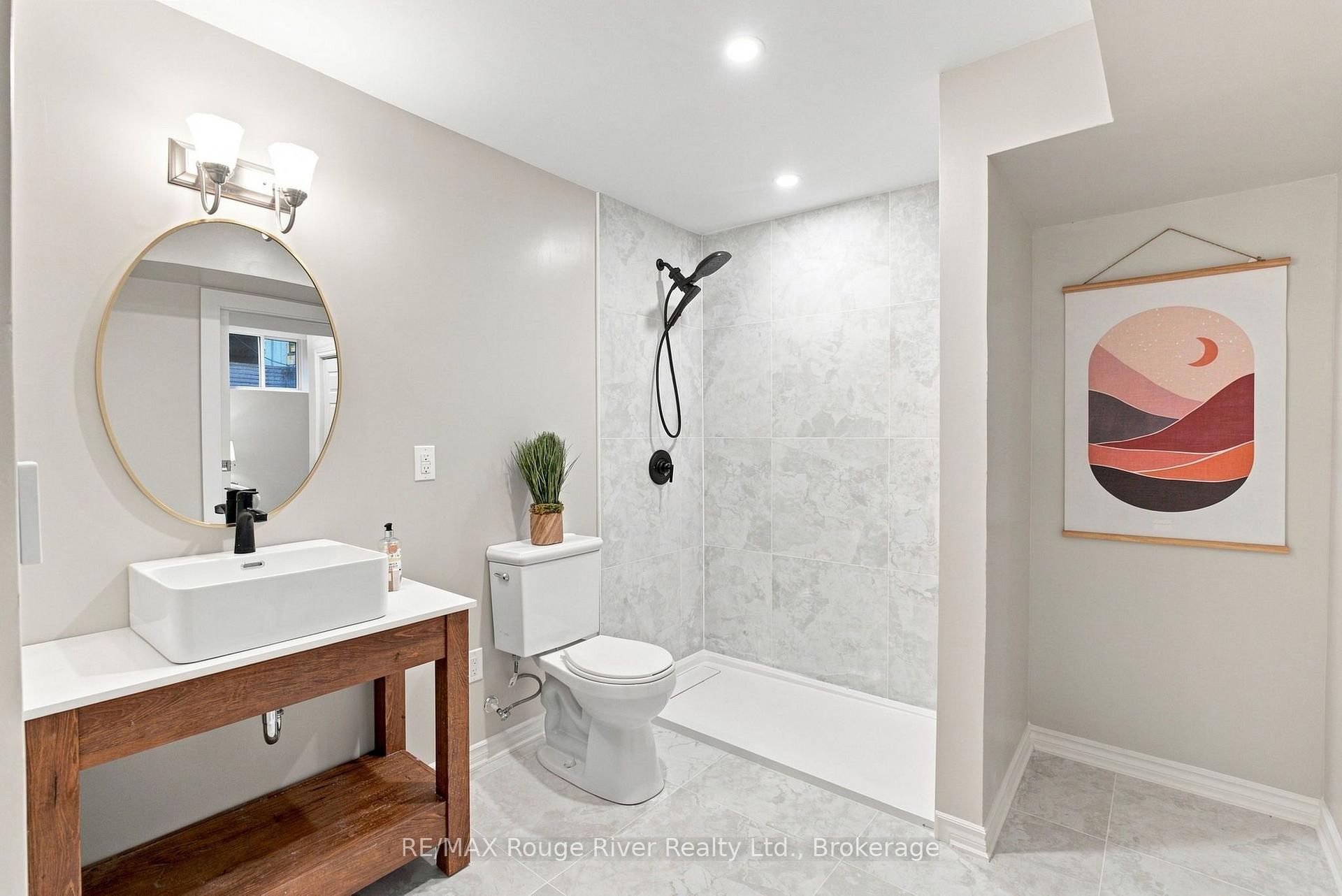 Photo 36 of 7 Lyndhurst Crescent, Whitby, Williamsburg — HOMEH