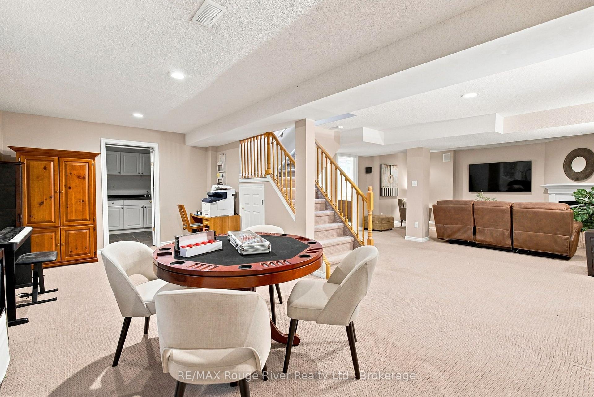 Photo 37 of 7 Lyndhurst Crescent, Whitby, Williamsburg — HOMEH