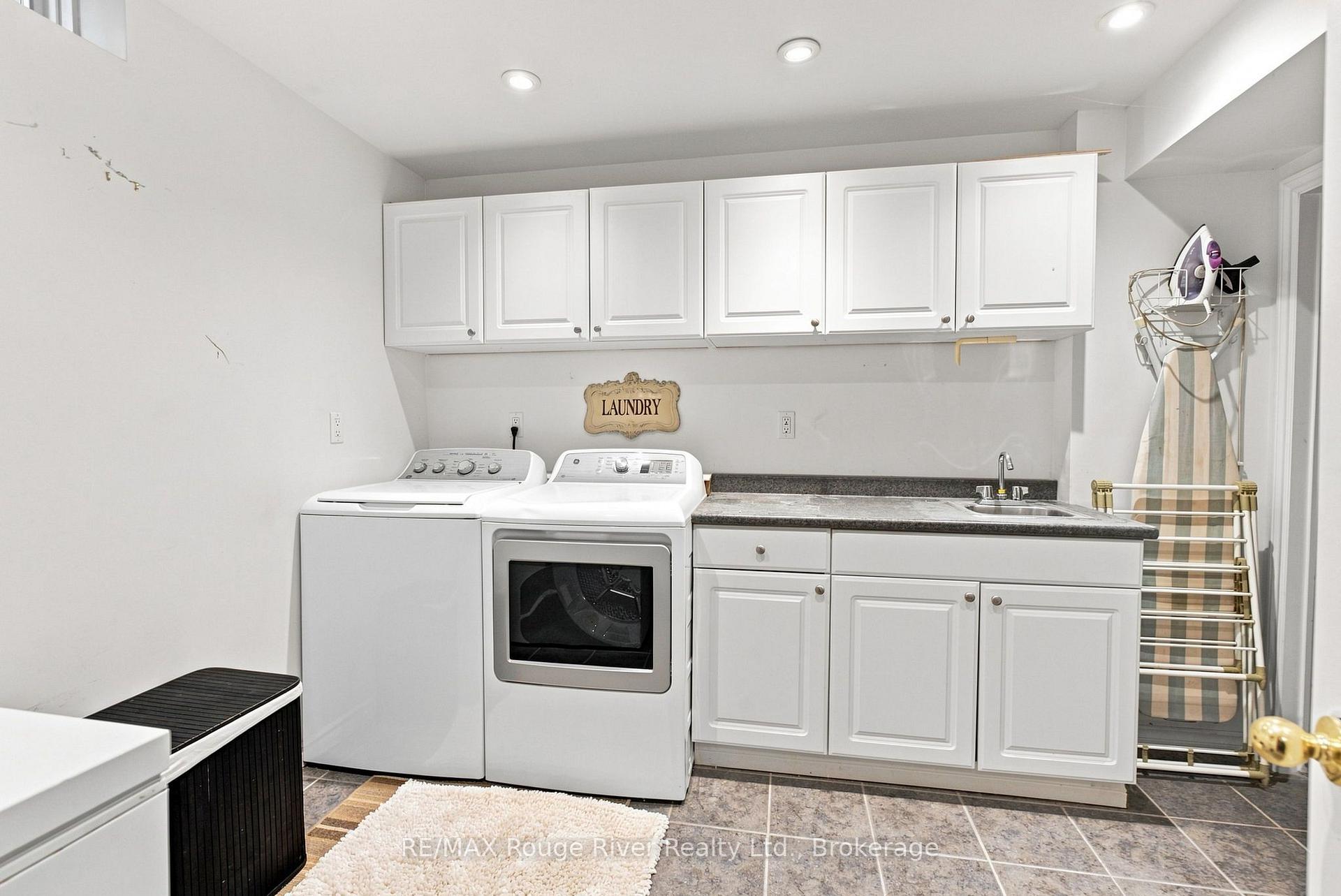 Photo 38 of 7 Lyndhurst Crescent, Whitby, Williamsburg — HOMEH