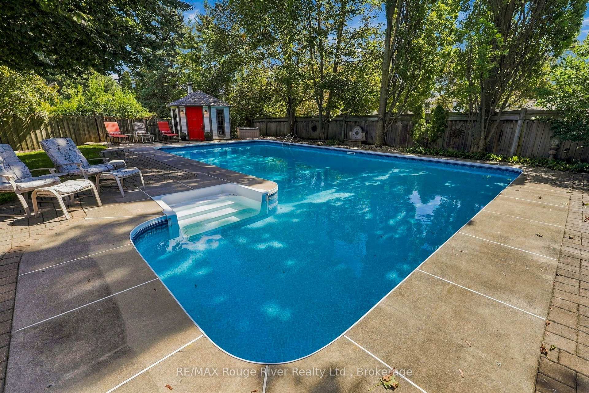 Photo 47 of 7 Lyndhurst Crescent, Whitby, Williamsburg — HOMEH
