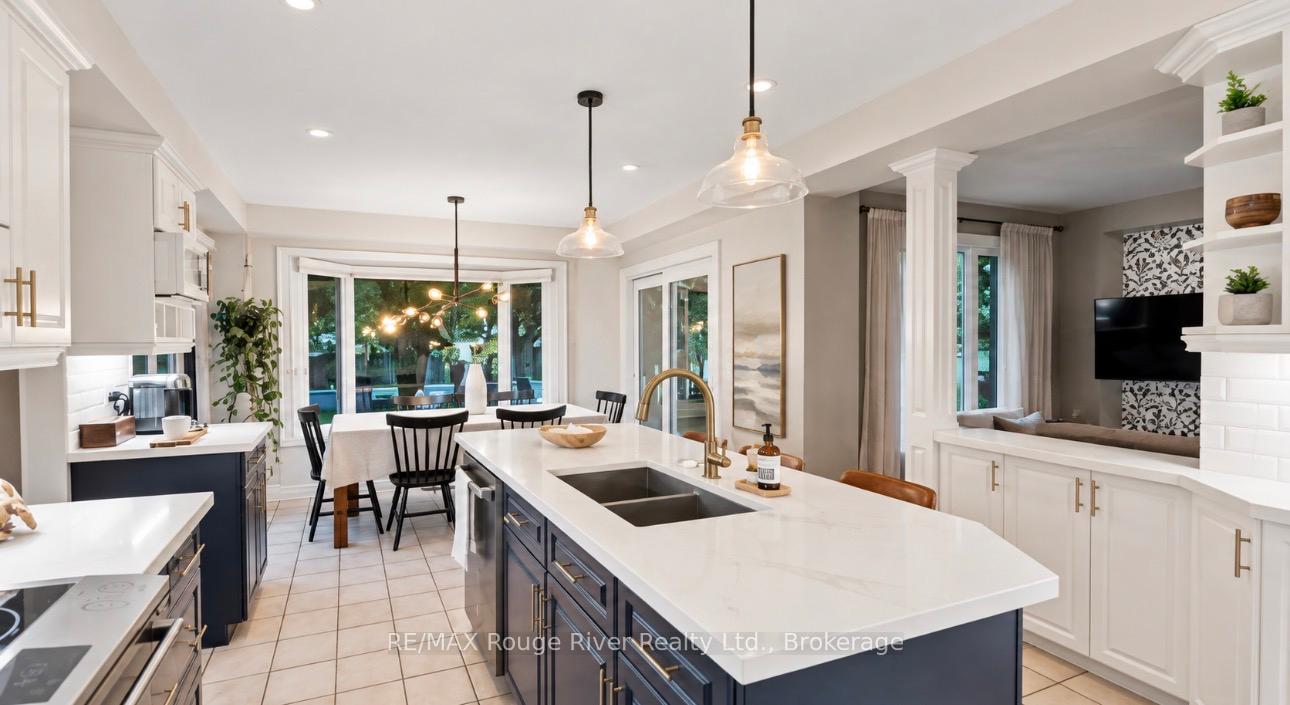 Photo 9 of 7 Lyndhurst Crescent, Whitby, Williamsburg — HOMEH