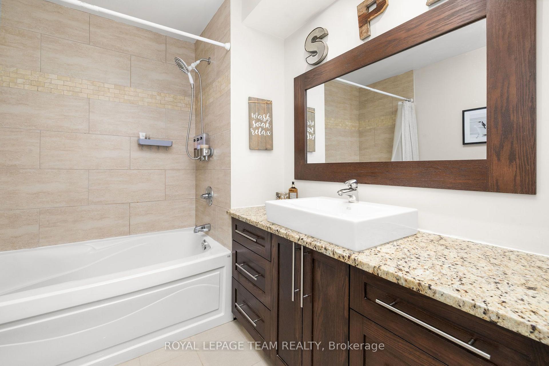 Photo 15 of Unit C, 31 Springfield Road, Ottawa, Lindenlea — HOMEH