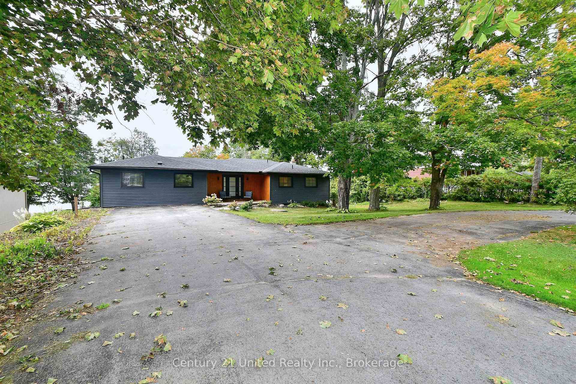 Photo 5 of 1915 Pinehurst Avenue, Selwyn — HOMEH
