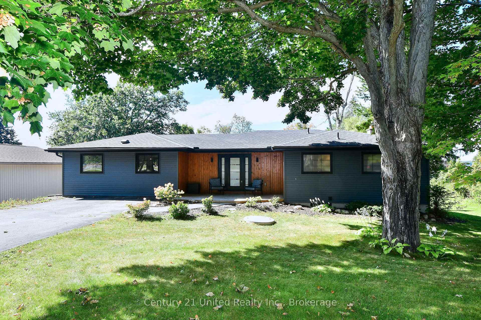 Photo 6 of 1915 Pinehurst Avenue, Selwyn — HOMEH