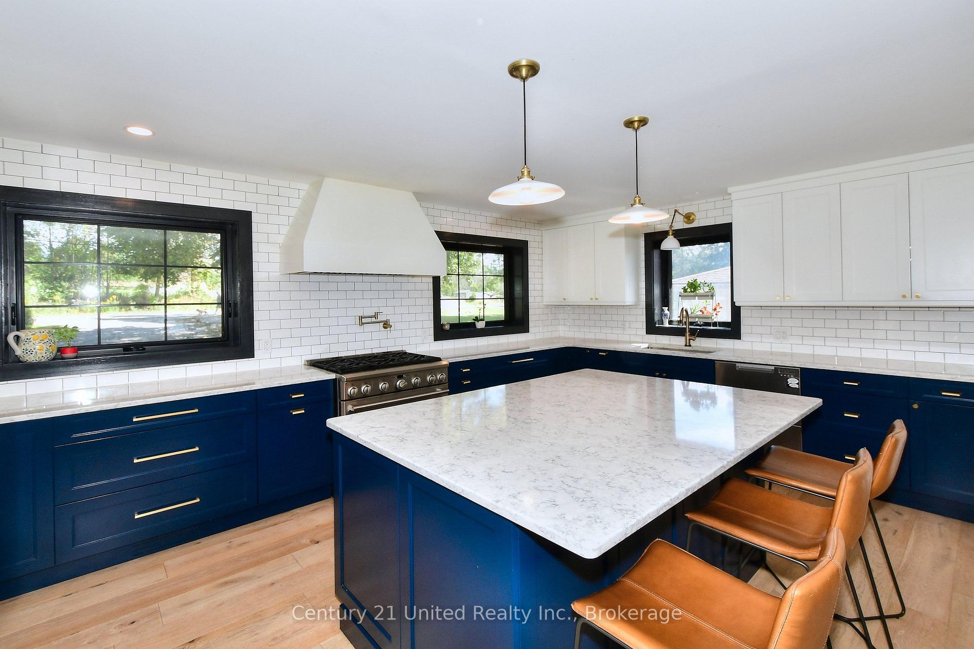 Photo 20 of 1915 Pinehurst Avenue, Selwyn — HOMEH