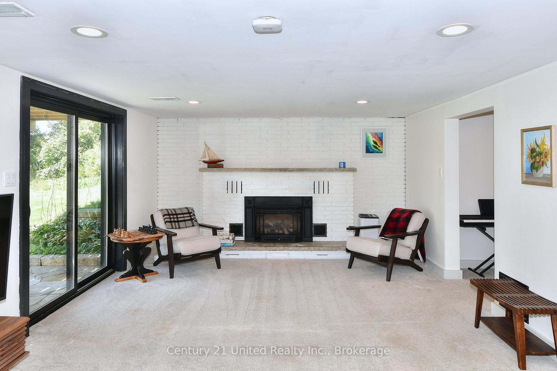 Photo 31 of 1915 Pinehurst Avenue, Selwyn — HOMEH