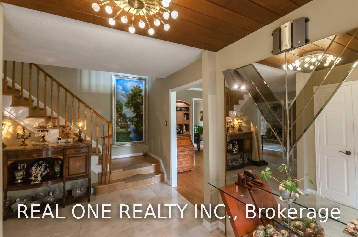Photo 3 of 125 Briarwood Road, Markham, Unionville — HOMEH