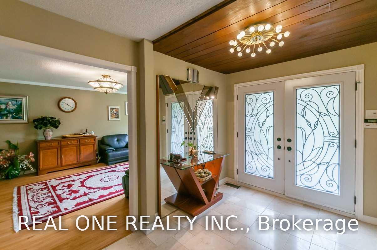 Photo 4 of 125 Briarwood Road, Markham, Unionville — HOMEH