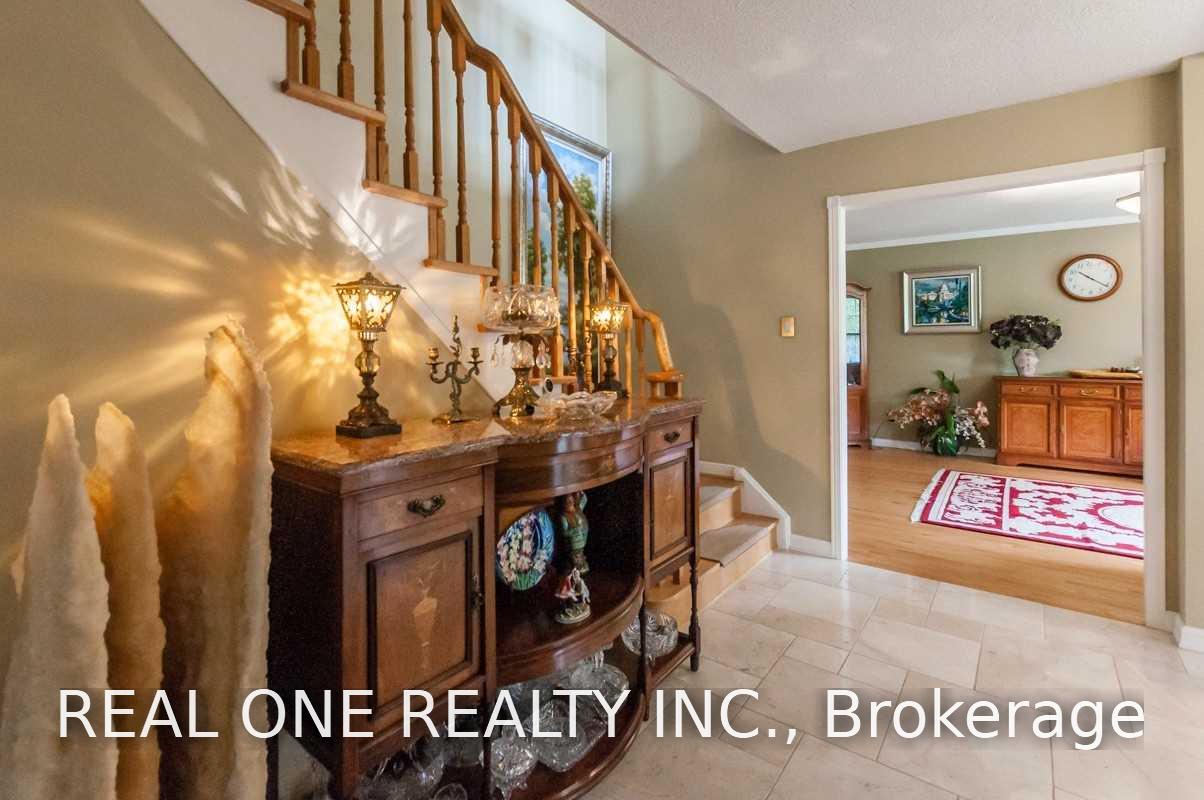 Photo 6 of 125 Briarwood Road, Markham, Unionville — HOMEH