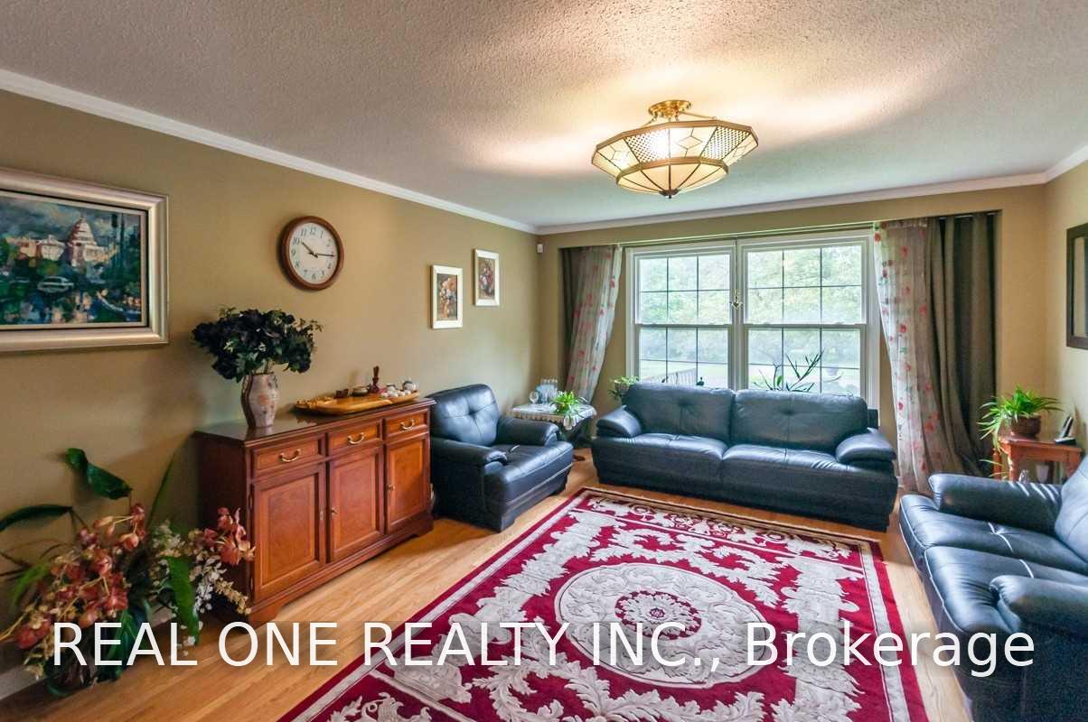 Photo 7 of 125 Briarwood Road, Markham, Unionville — HOMEH
