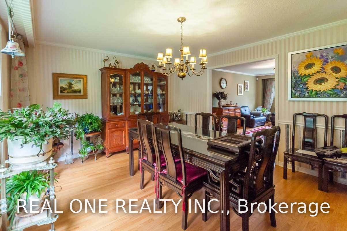 Photo 10 of 125 Briarwood Road, Markham, Unionville — HOMEH