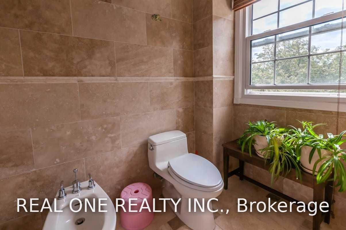 Photo 23 of 125 Briarwood Road, Markham, Unionville — HOMEH