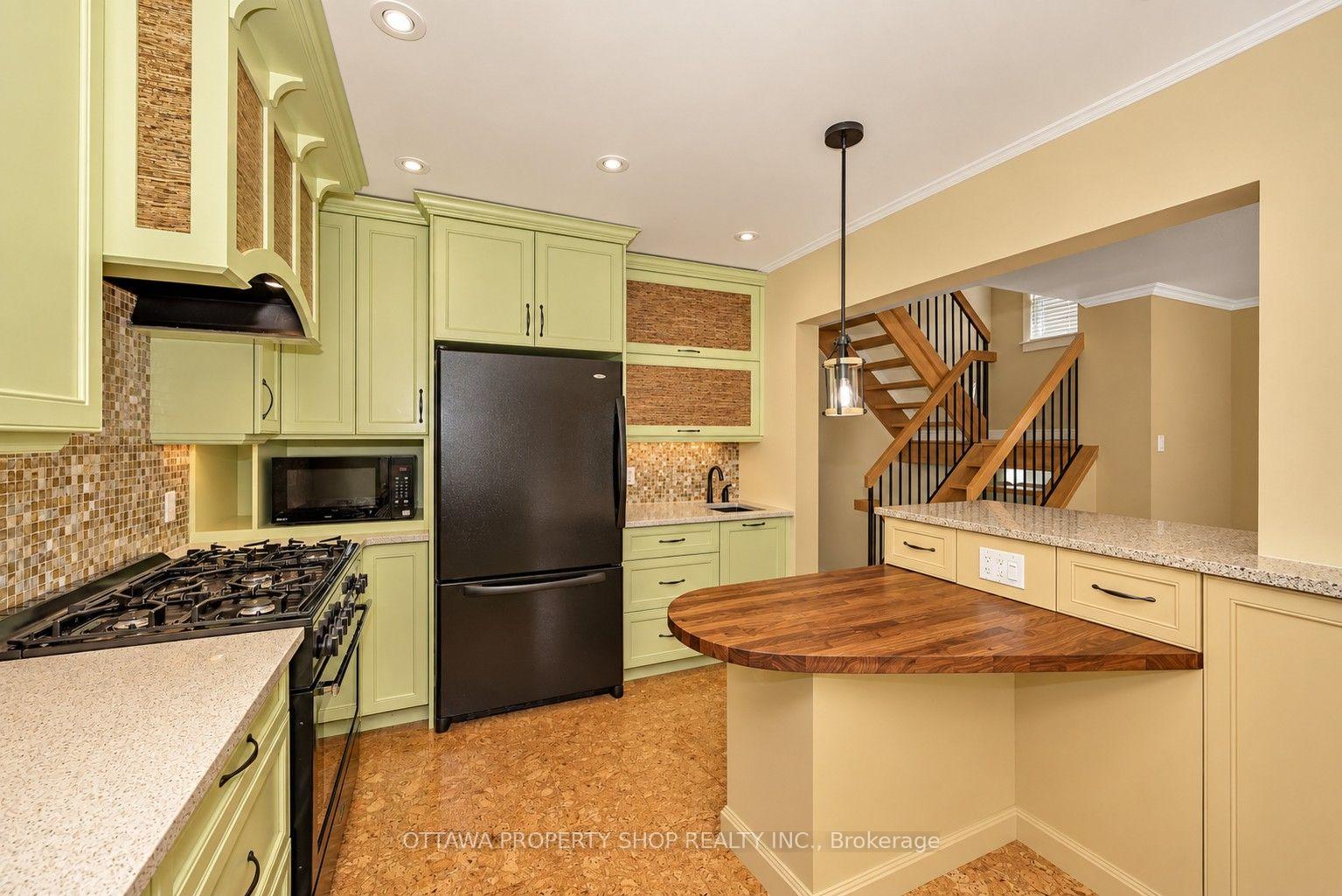 Photo 11 of 3146 Dumaurier Avenue, Ottawa, Fairfield Heights — HOMEH