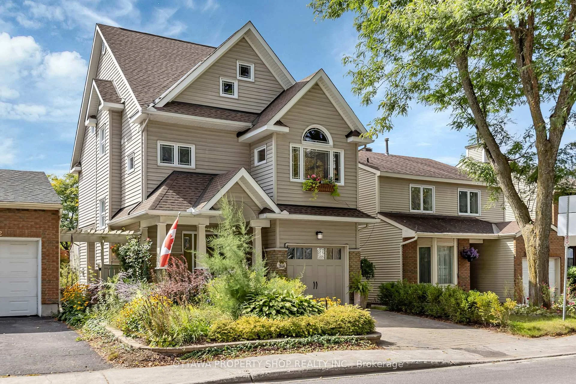 Photo 3 of 3146 Dumaurier Avenue, Ottawa, Fairfield Heights — HOMEH