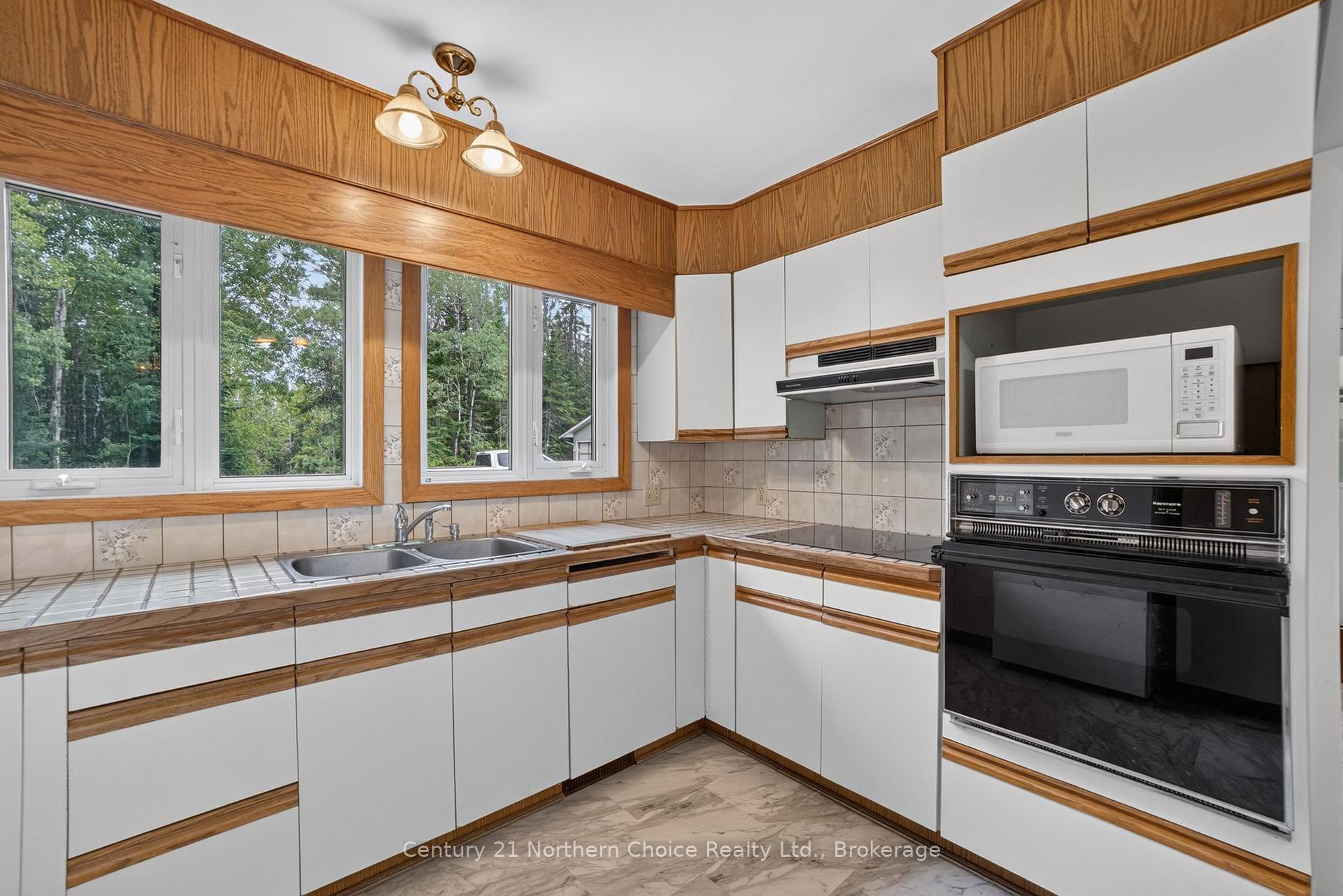 Photo 16 of 15 Parmeter Road, Kenora, Kenora East — HOMEH
