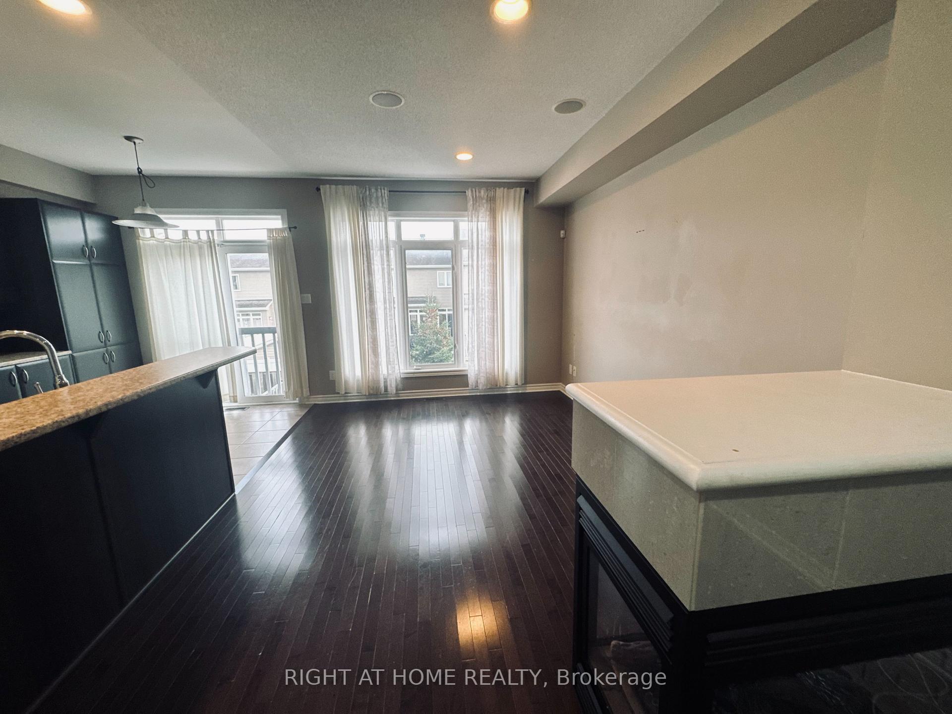 Photo 8 of 428 Foxhall Way, Ottawa, Kanata - Bridlewood — HOMEH