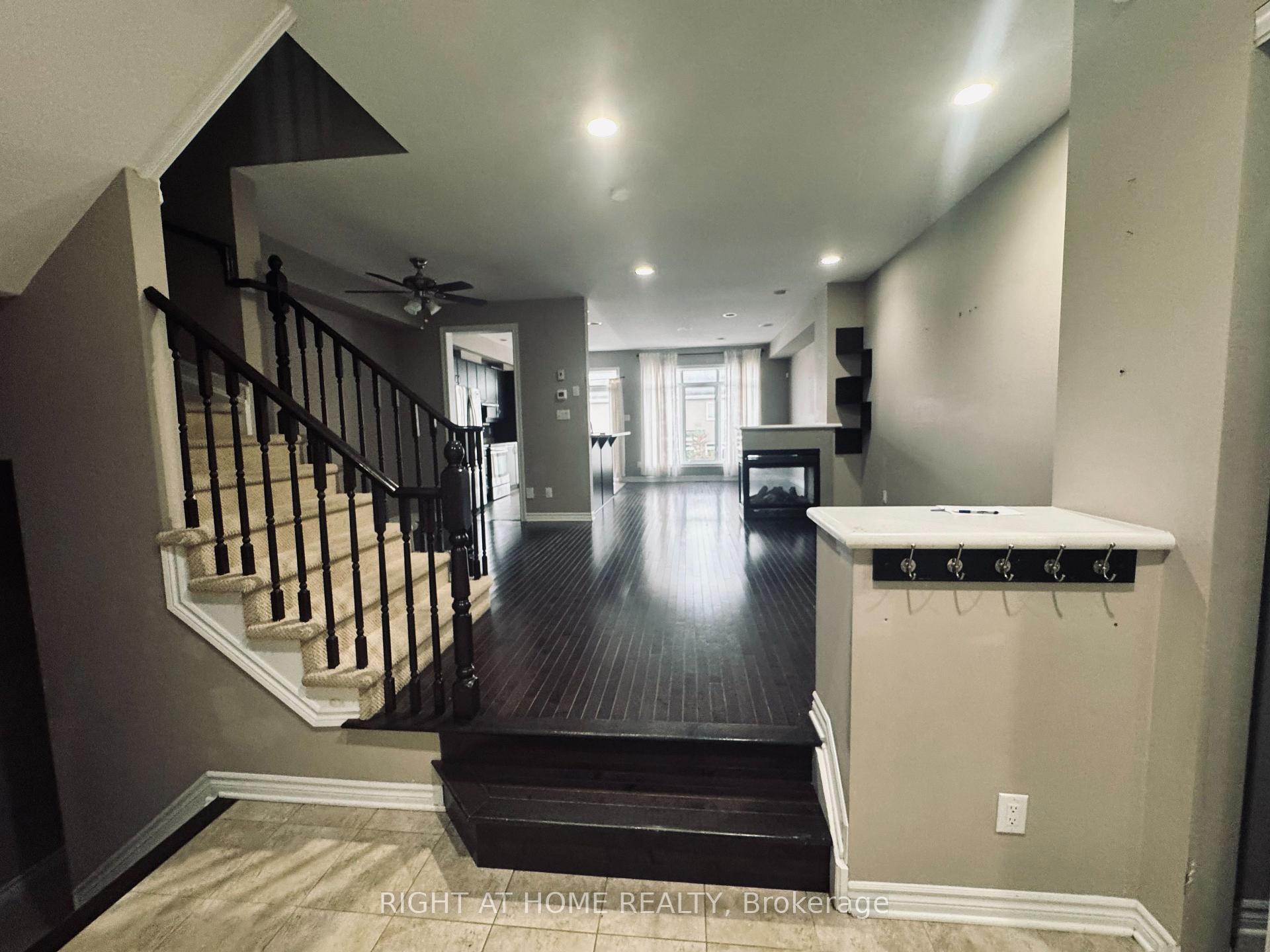 Photo 10 of 428 Foxhall Way, Ottawa, Kanata - Bridlewood — HOMEH