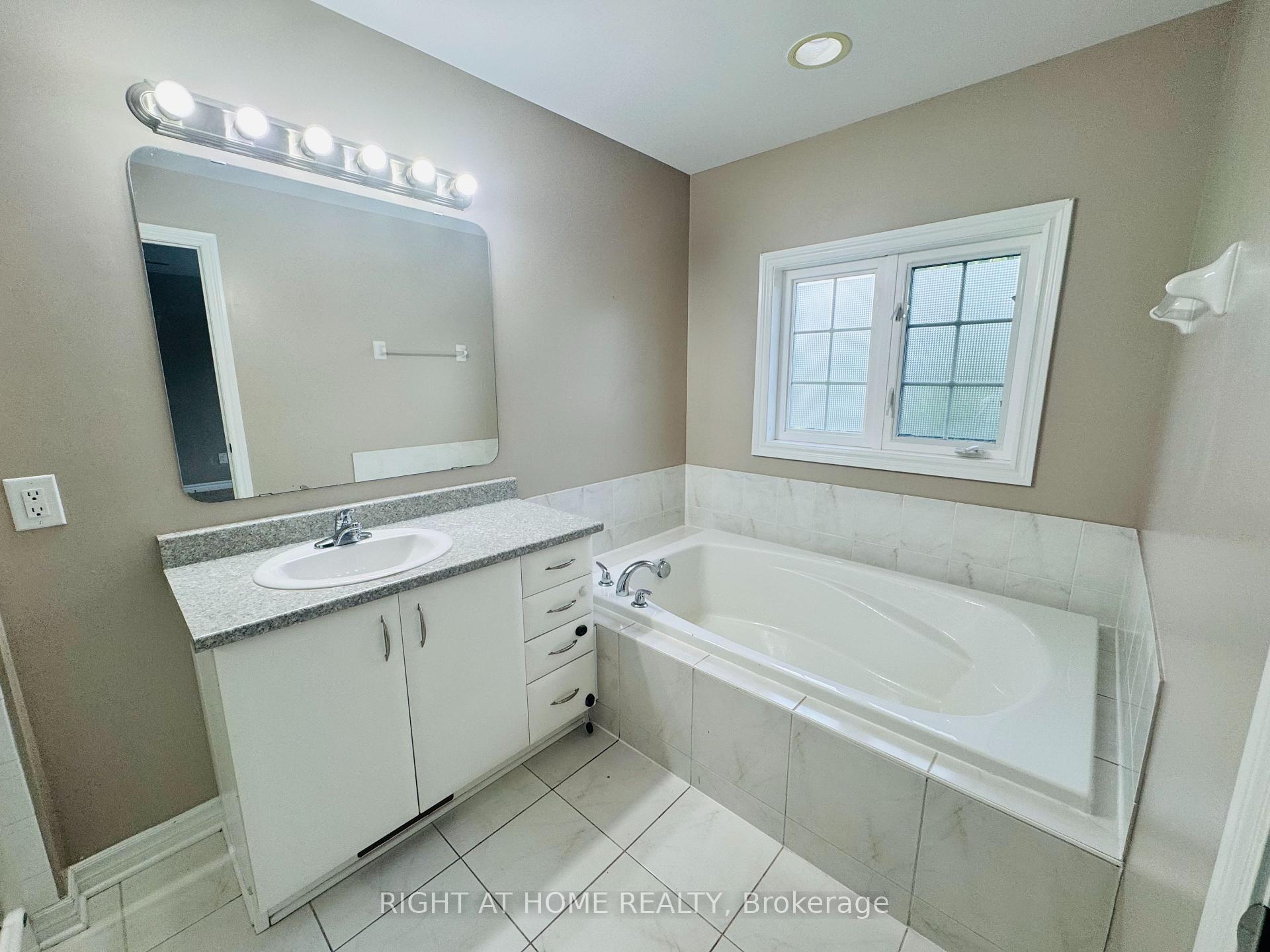 Photo 26 of 428 Foxhall Way, Ottawa, Kanata - Bridlewood — HOMEH