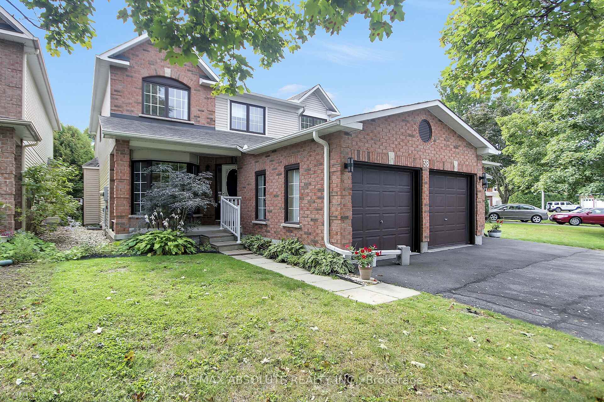 Photo 2 of 38 Forestglade Crescent, Ottawa, Hunt Club Park — HOMEH