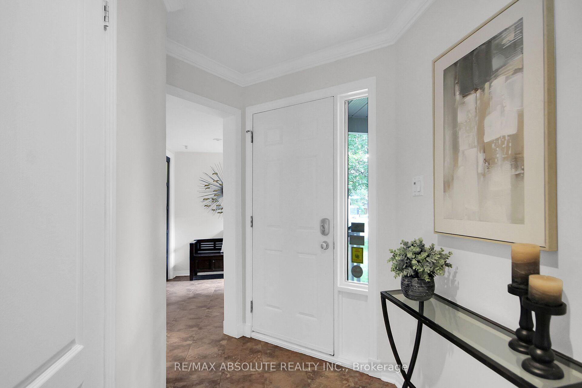 Photo 5 of 38 Forestglade Crescent, Ottawa, Hunt Club Park — HOMEH