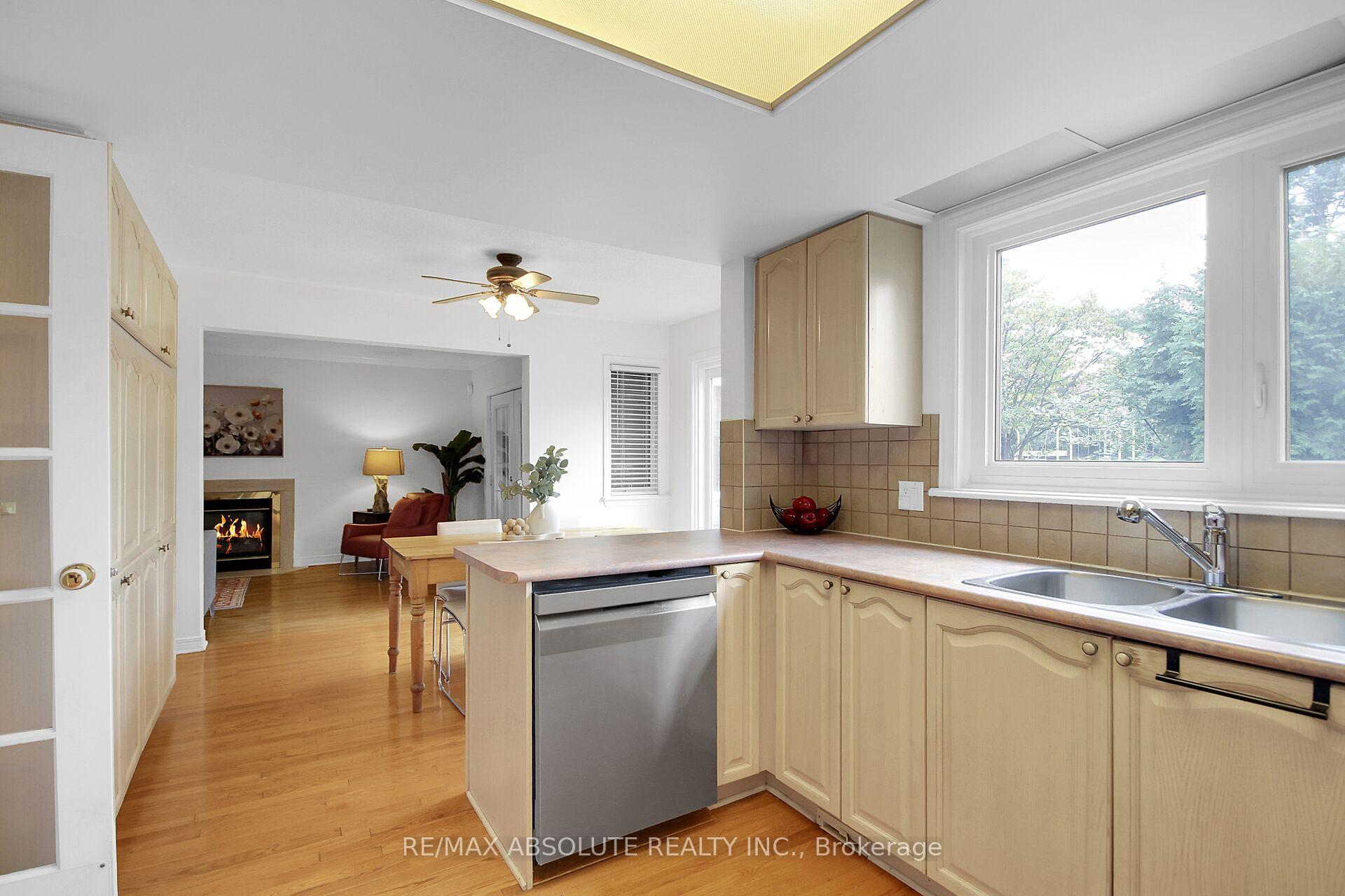 Photo 21 of 38 Forestglade Crescent, Ottawa, Hunt Club Park — HOMEH