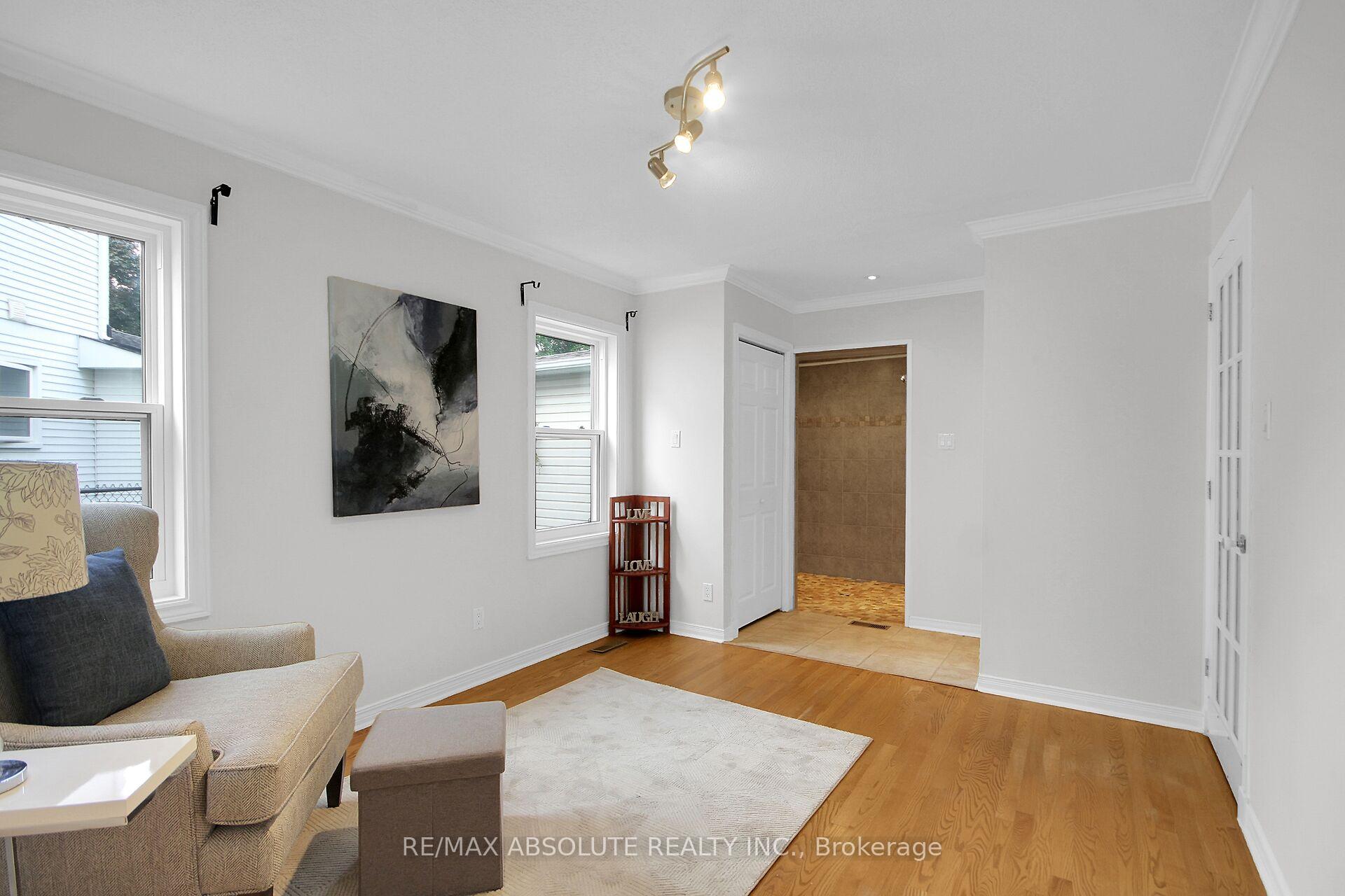 Photo 24 of 38 Forestglade Crescent, Ottawa, Hunt Club Park — HOMEH