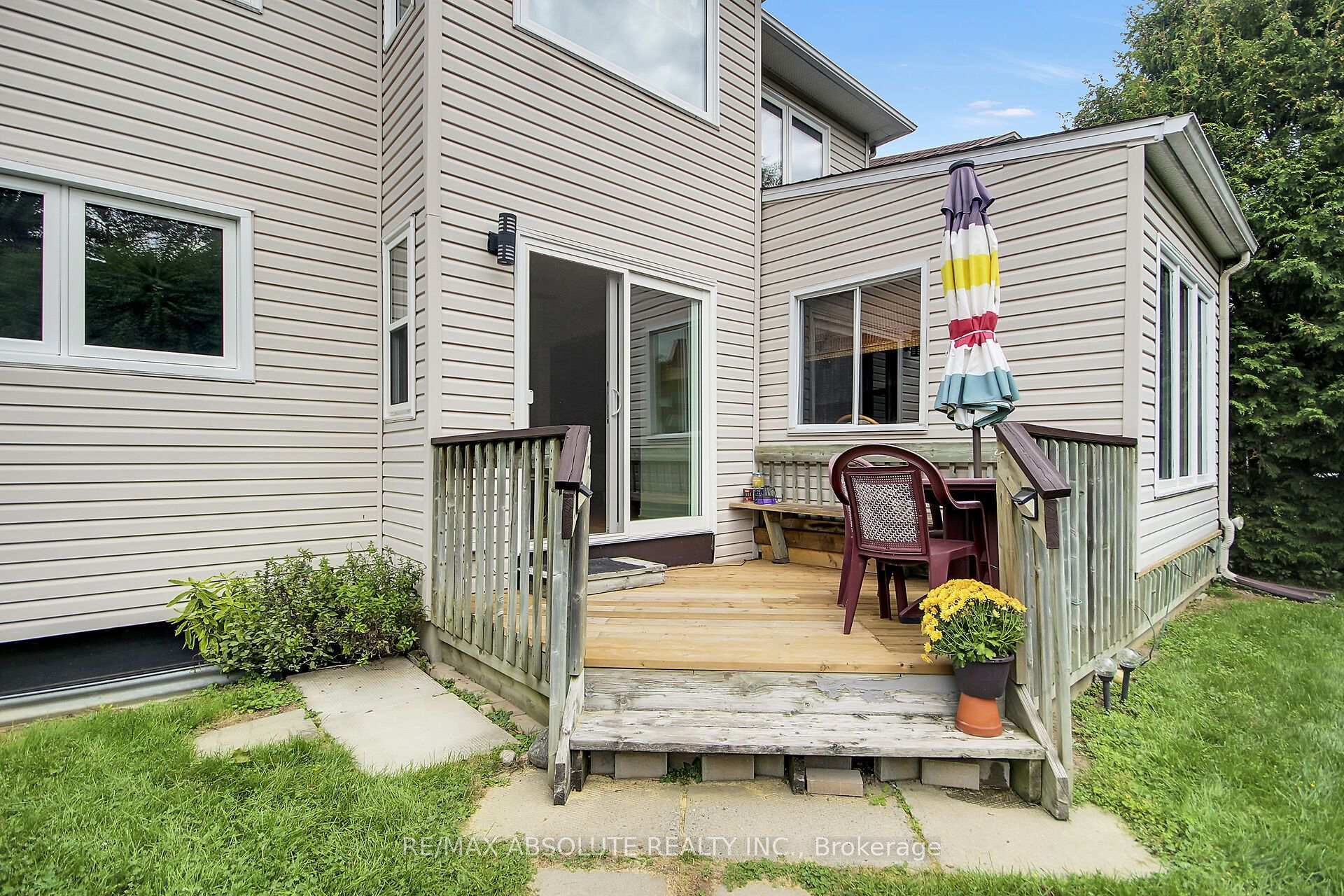 Photo 42 of 38 Forestglade Crescent, Ottawa, Hunt Club Park — HOMEH