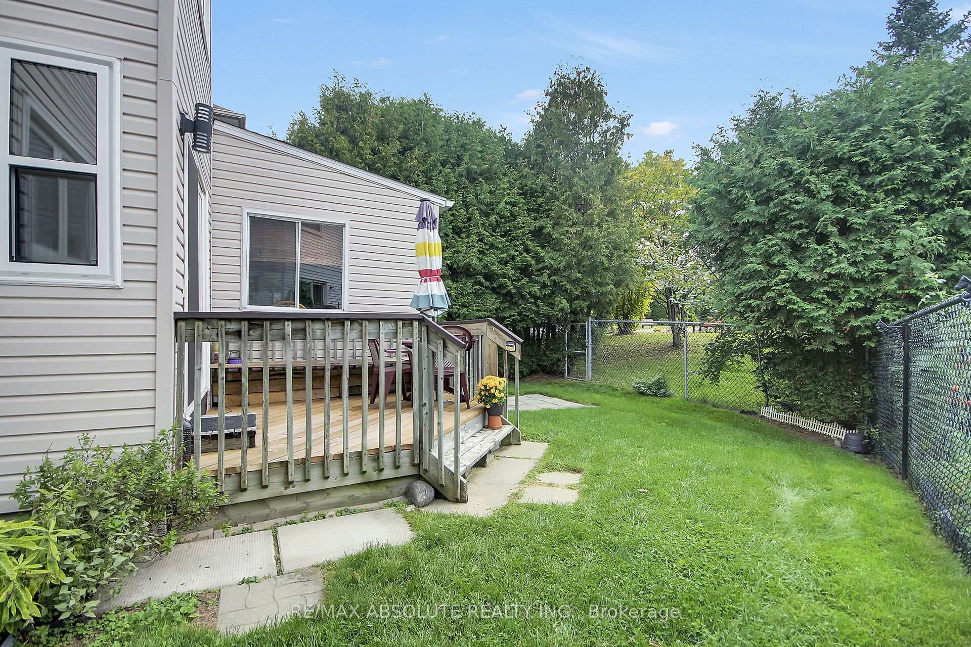 Photo 43 of 38 Forestglade Crescent, Ottawa, Hunt Club Park — HOMEH