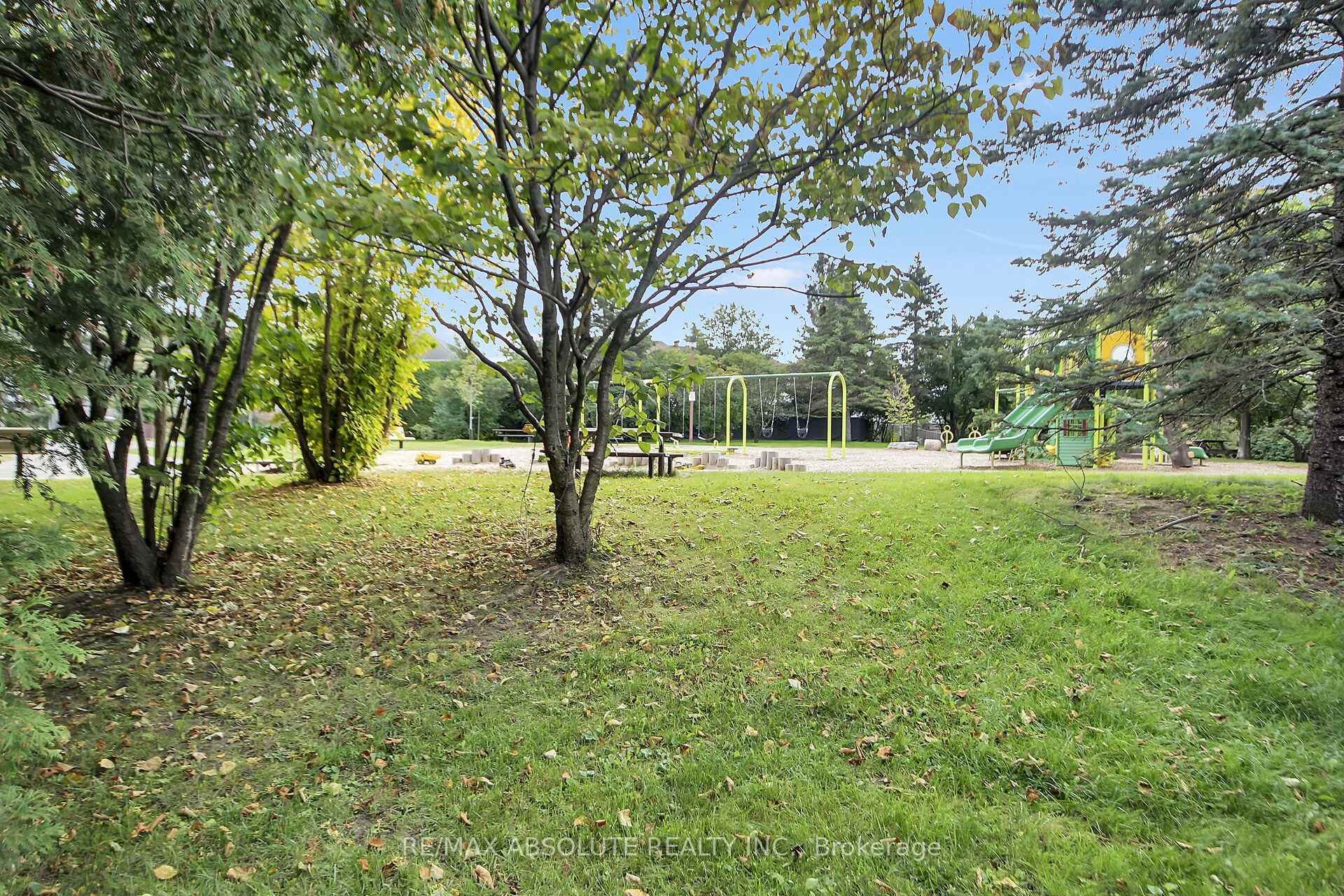 Photo 44 of 38 Forestglade Crescent, Ottawa, Hunt Club Park — HOMEH