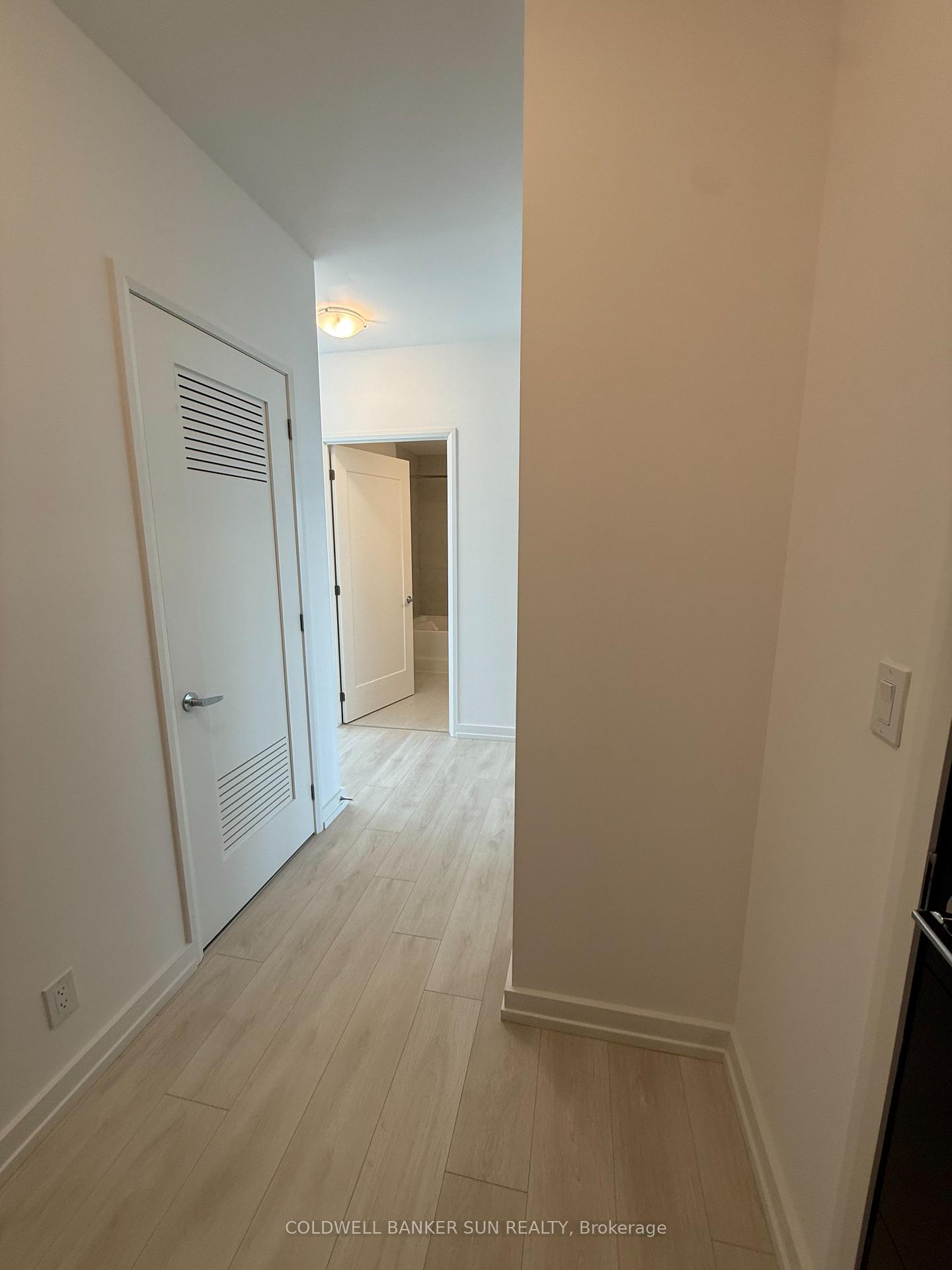 Photo 5 of Unit 2502, 75 James Street S, Hamilton, Corktown — HOMEH