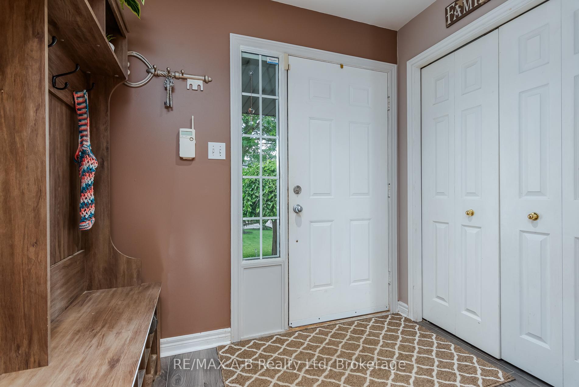 Photo 4 of 108 Walsh Crescent, Stratford — HOMEH