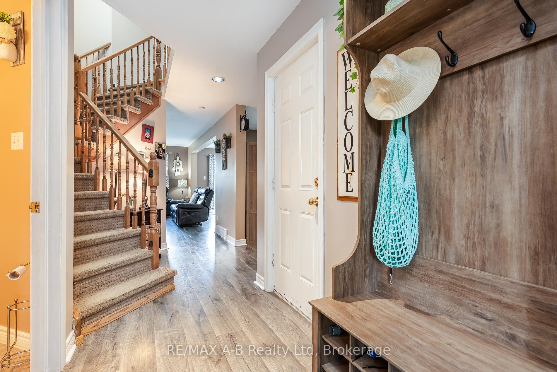 Photo 5 of 108 Walsh Crescent, Stratford — HOMEH