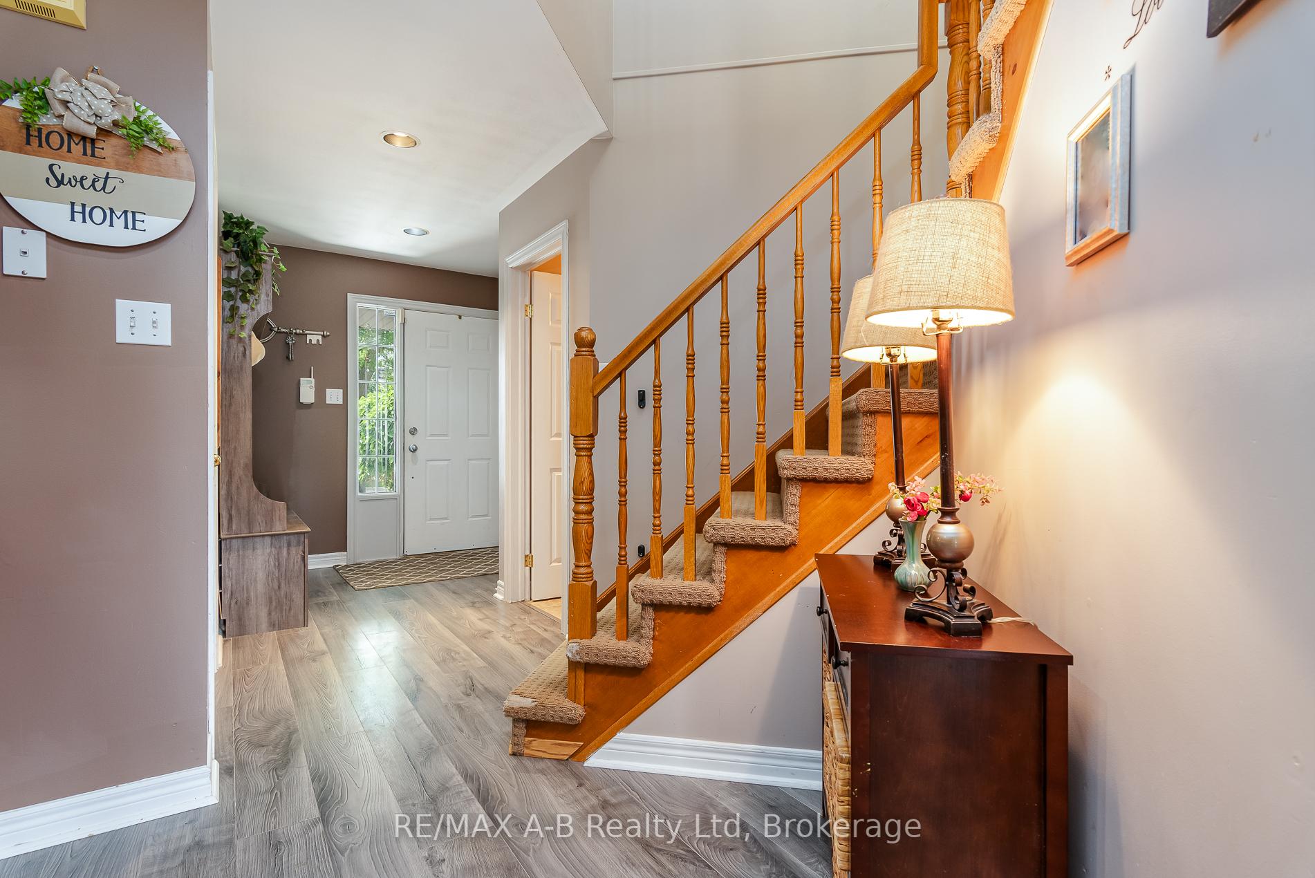 Photo 7 of 108 Walsh Crescent, Stratford — HOMEH