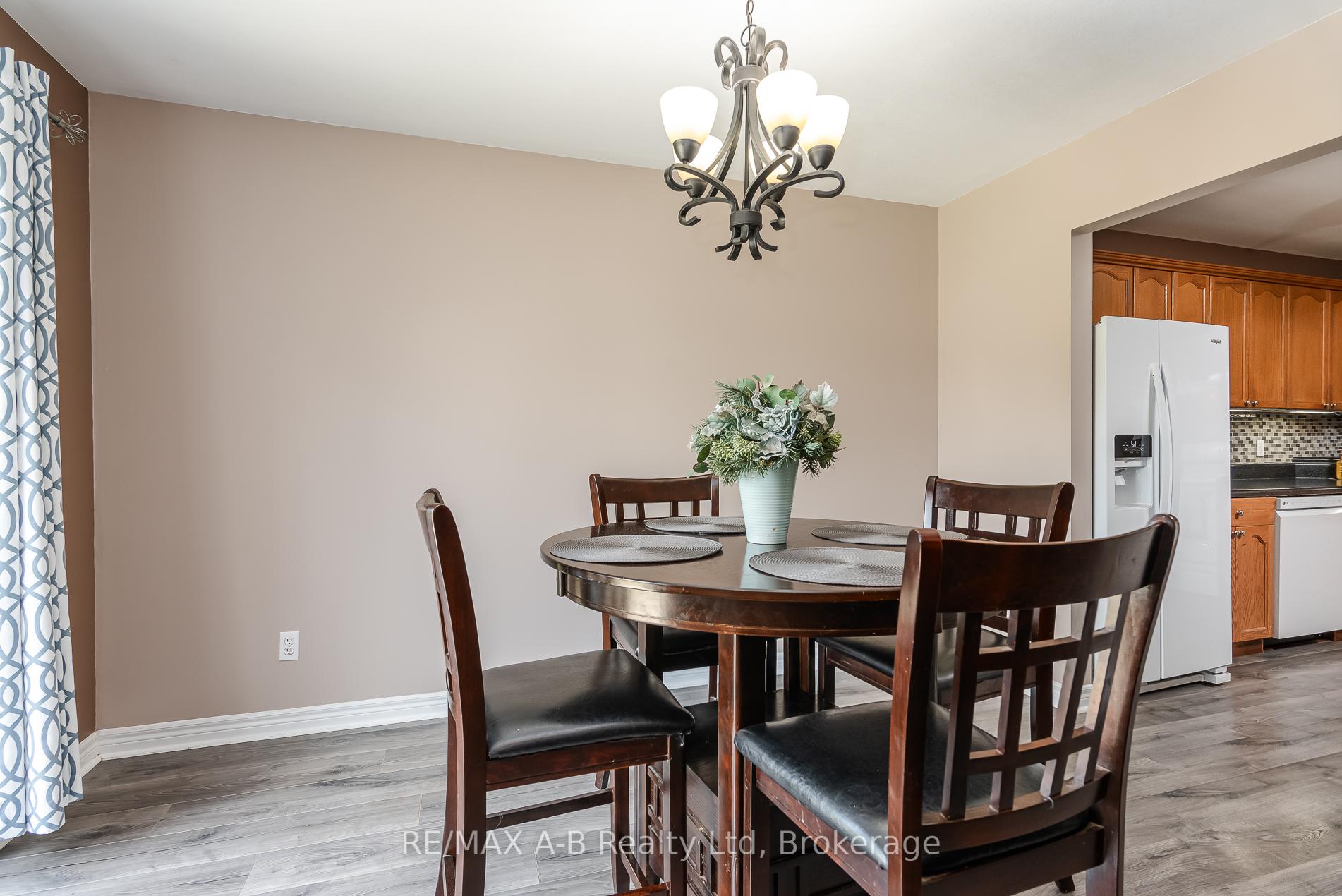 Photo 15 of 108 Walsh Crescent, Stratford — HOMEH