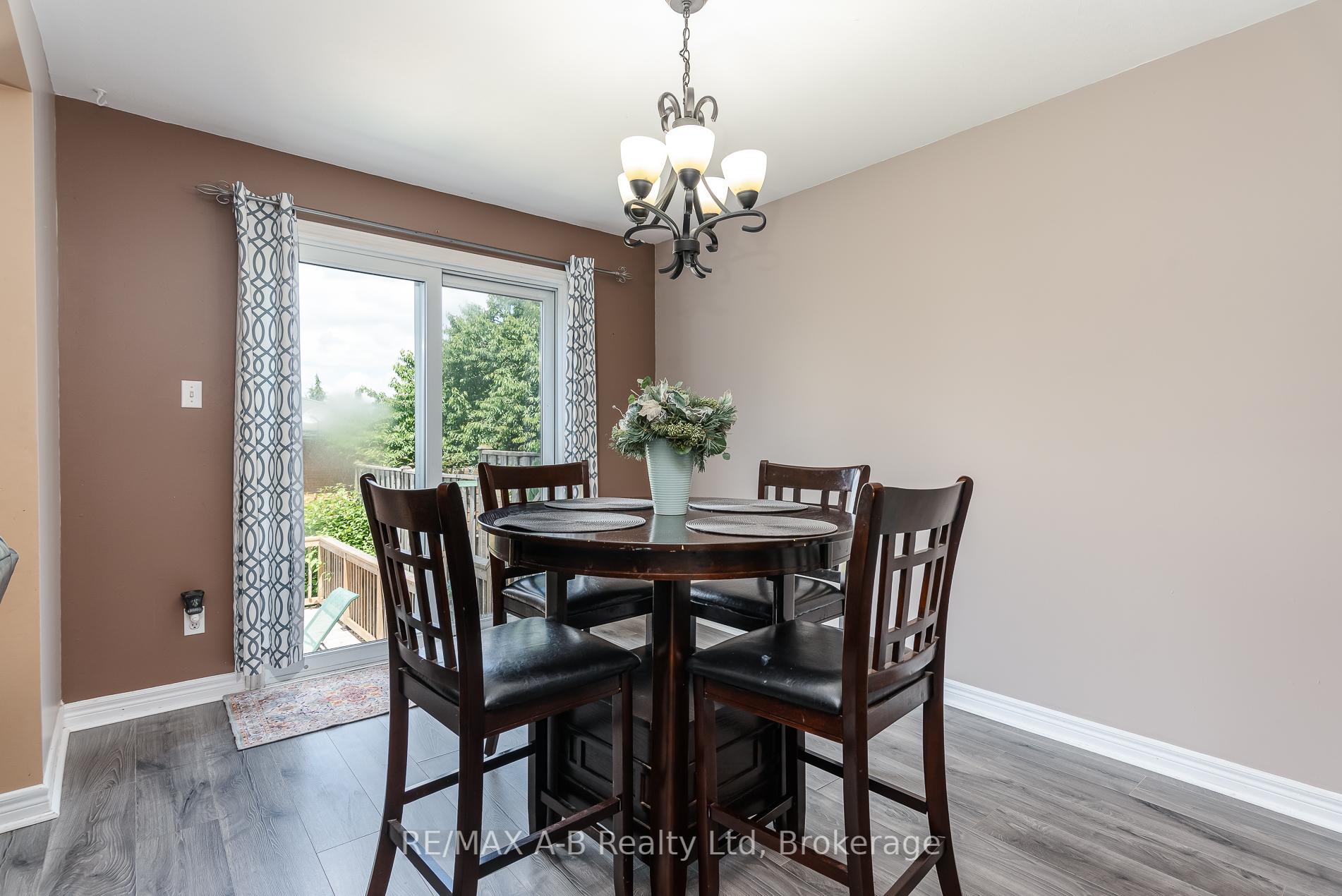 Photo 16 of 108 Walsh Crescent, Stratford — HOMEH