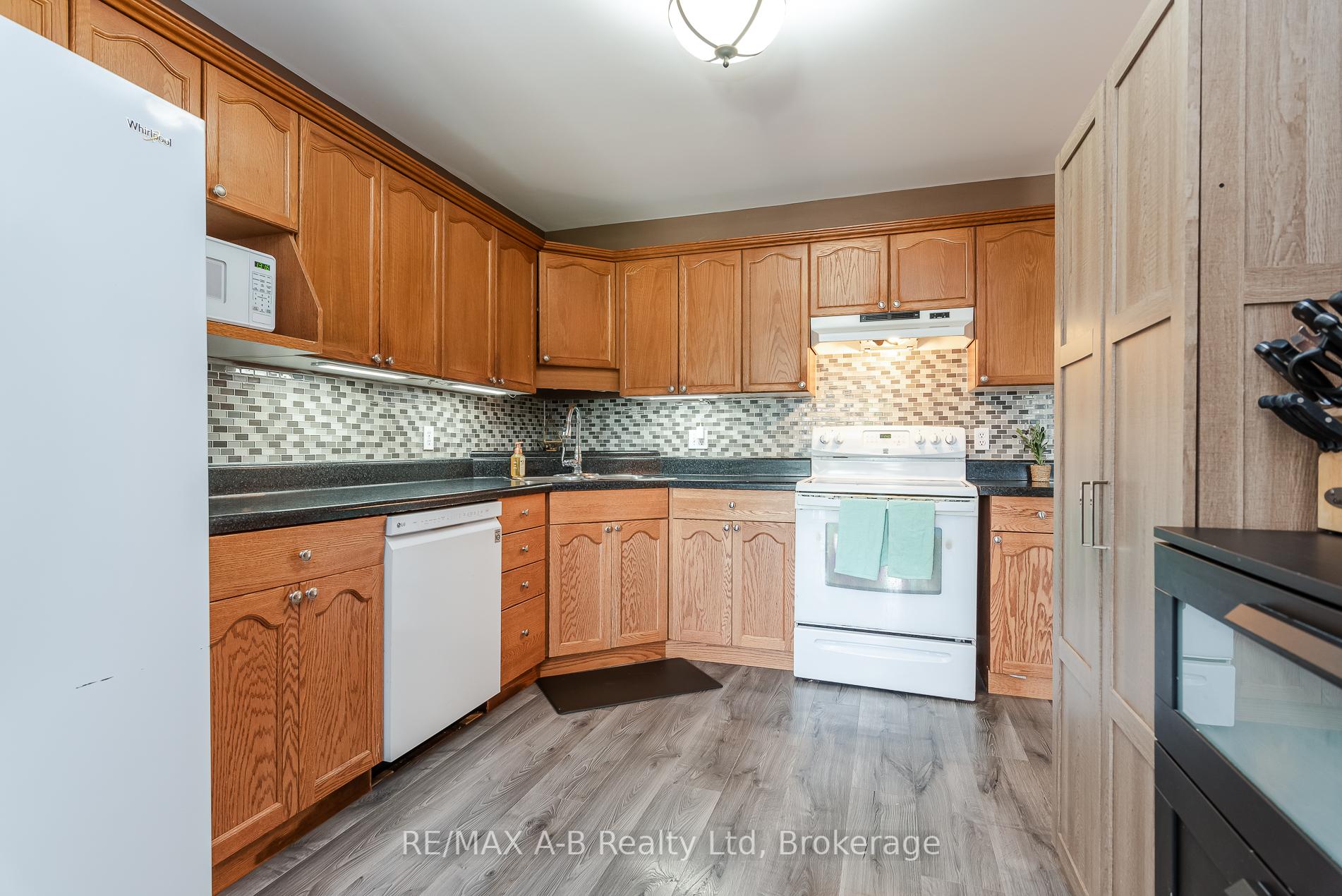 Photo 19 of 108 Walsh Crescent, Stratford — HOMEH