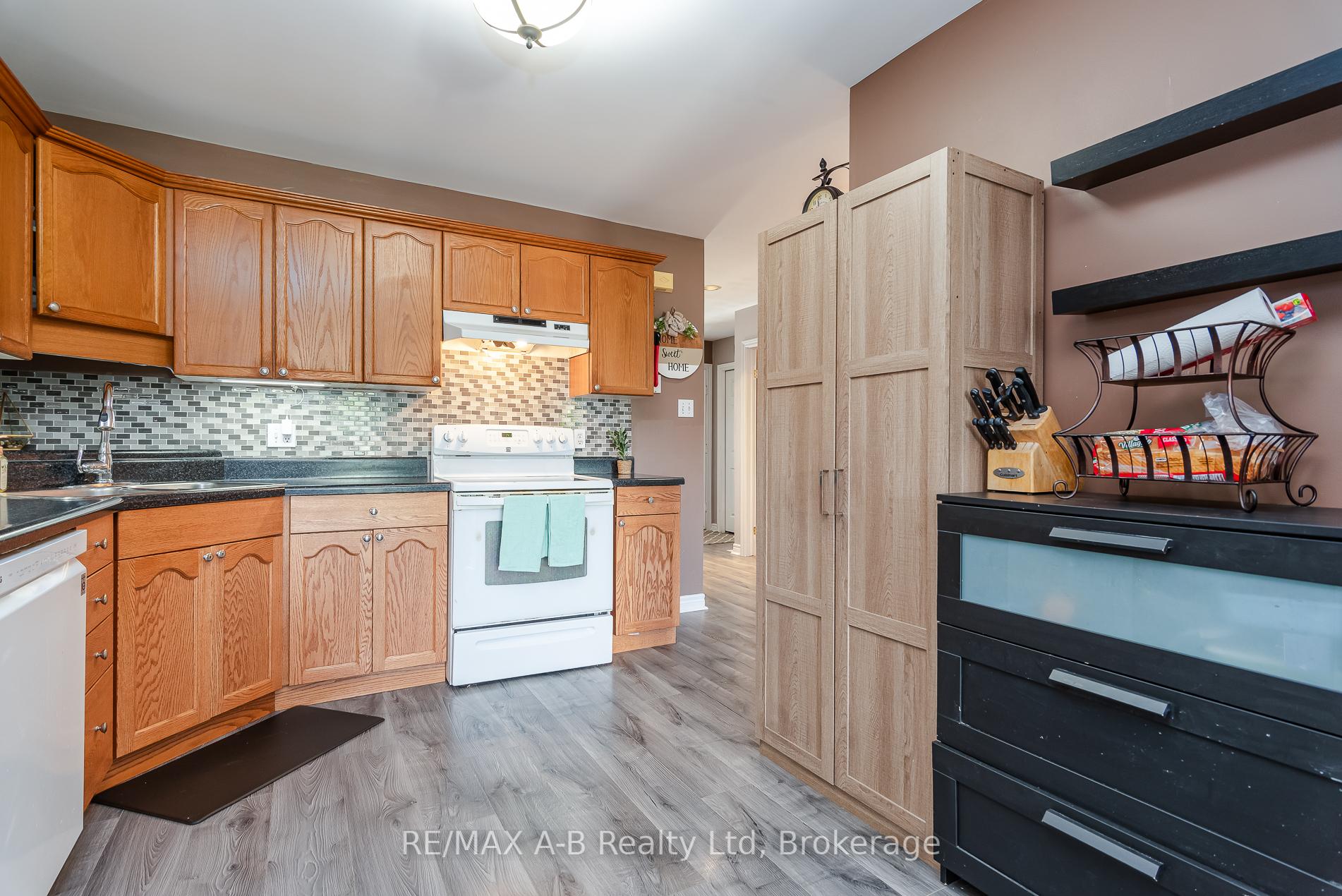 Photo 20 of 108 Walsh Crescent, Stratford — HOMEH